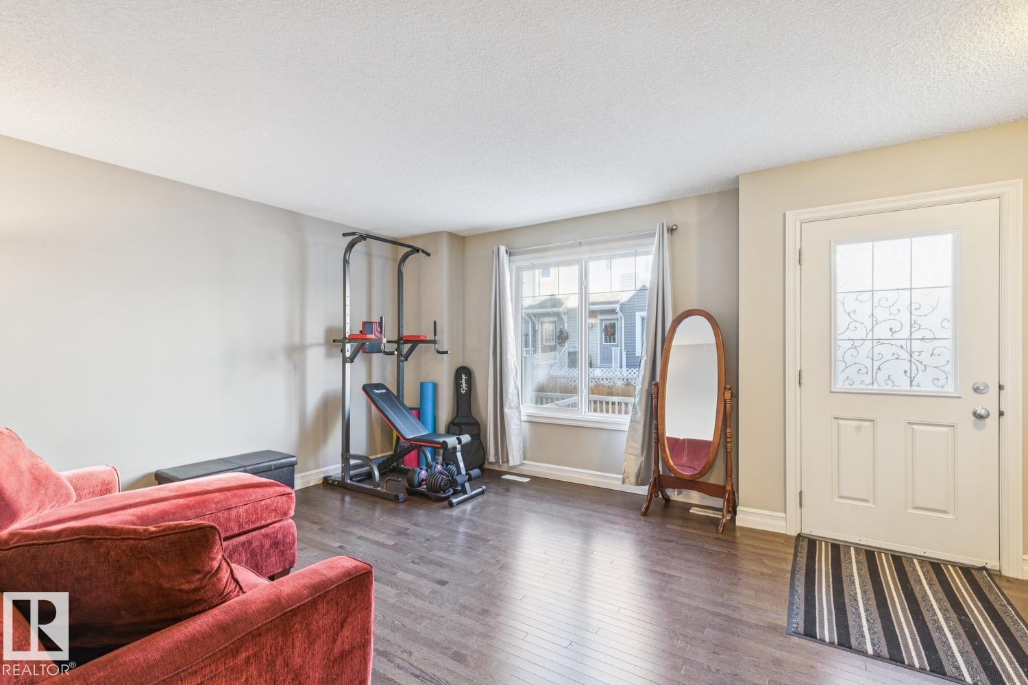 #46 5317 3 Av Sw Property Photo 11