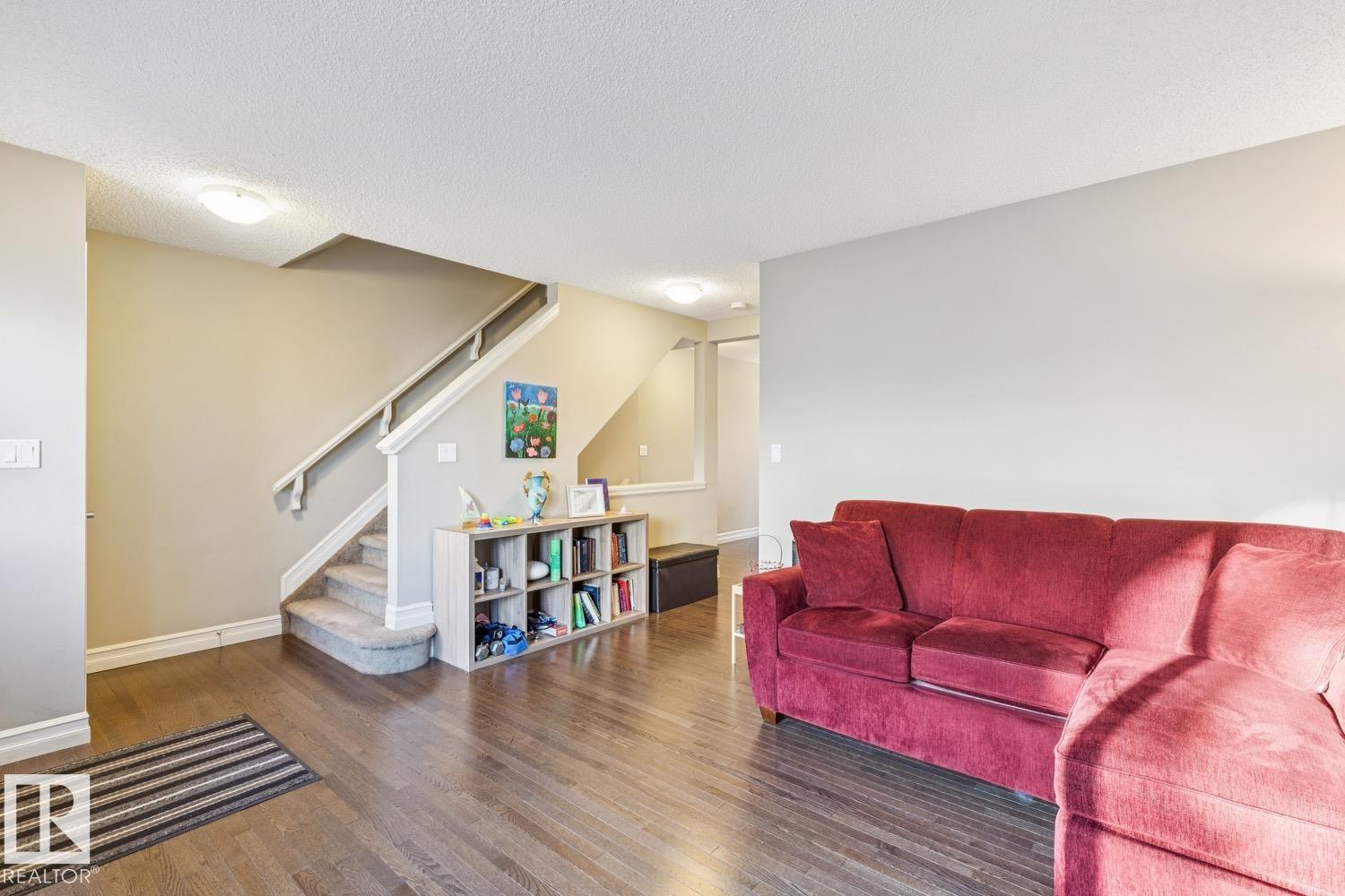 #46 5317 3 Av Sw Property Photo 14