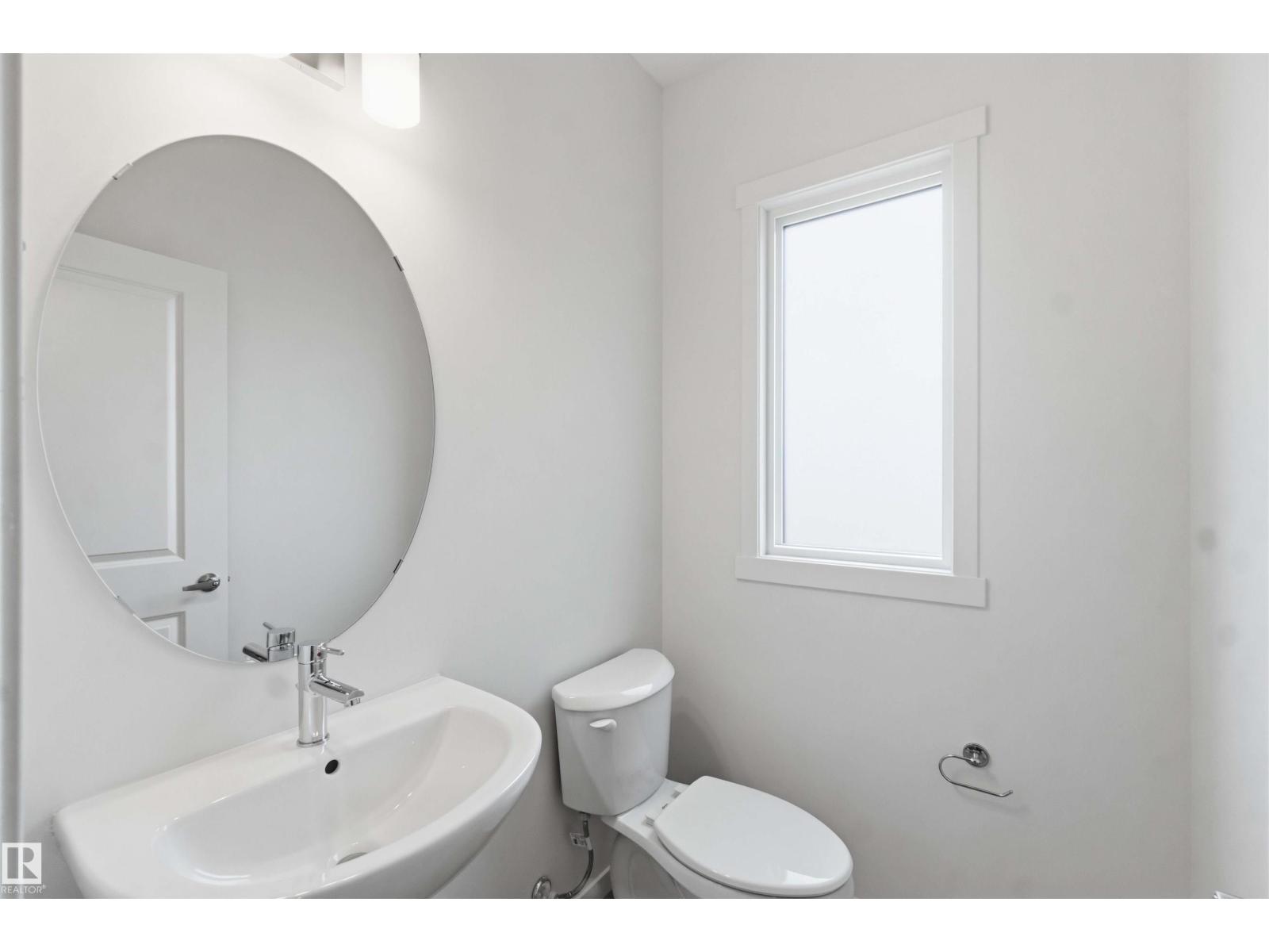 1086 Mcleod Av Property Photo 10
