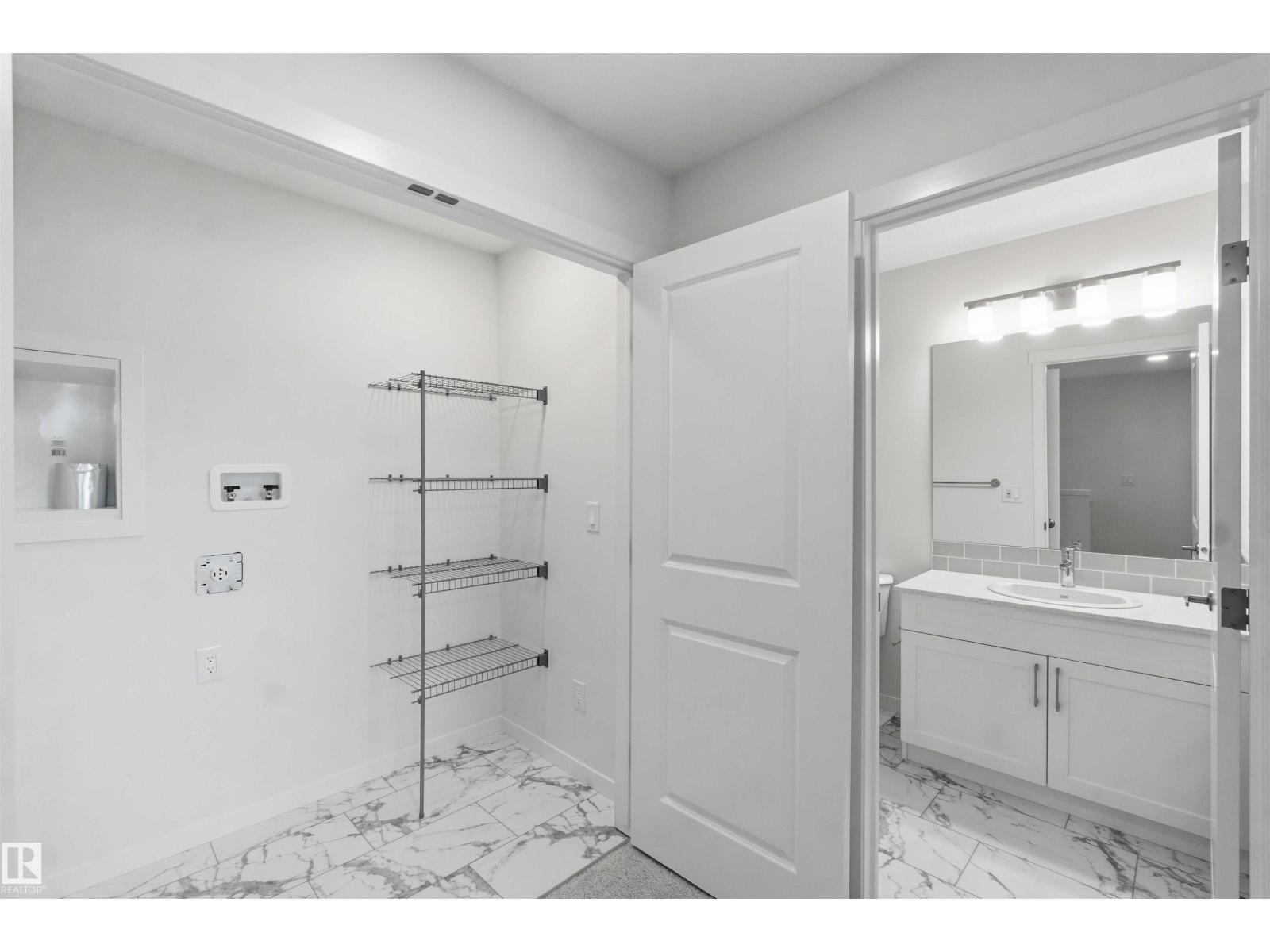 1086 Mcleod Av Property Photo 21
