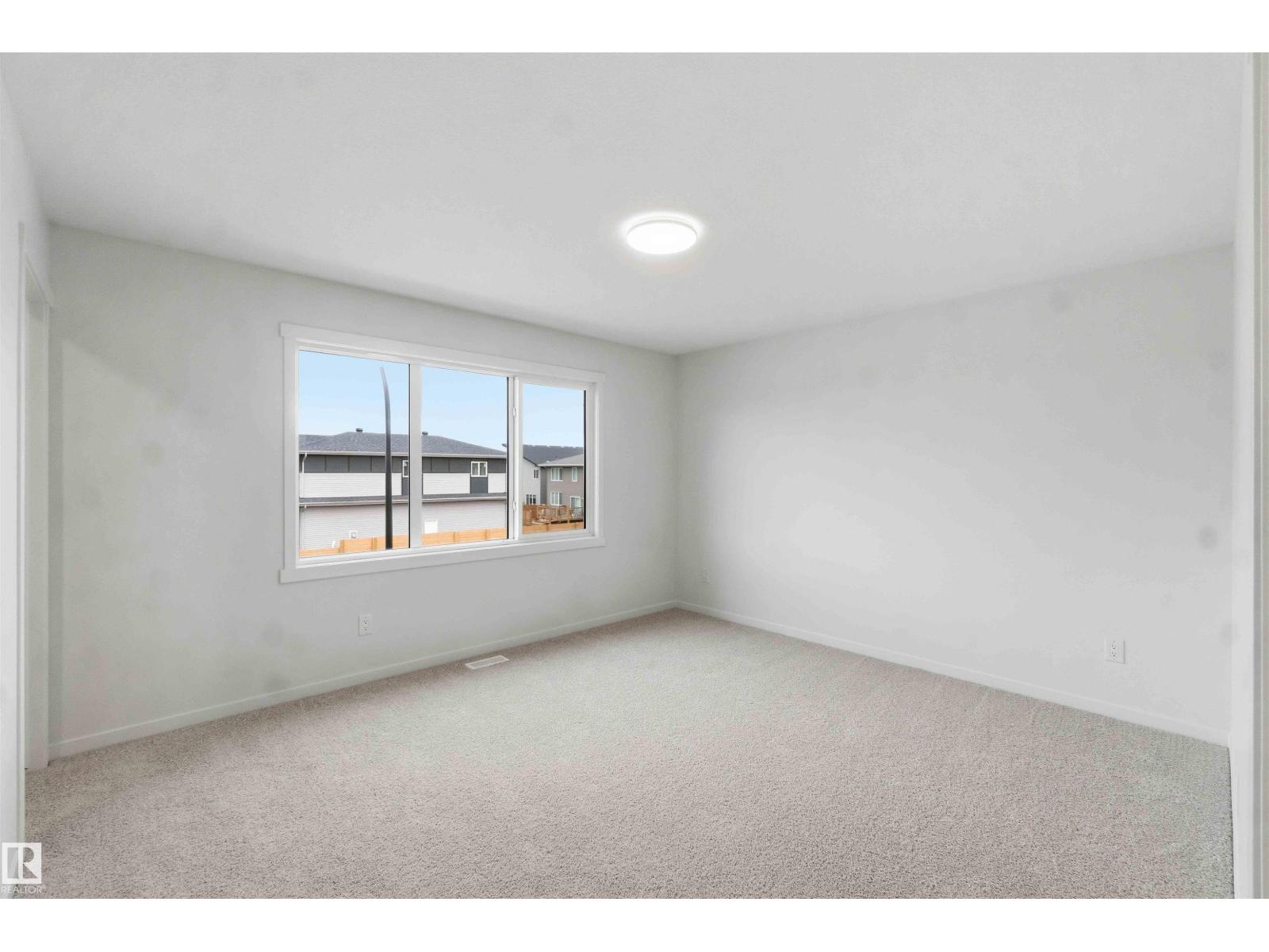 1086 Mcleod Av Property Photo 27