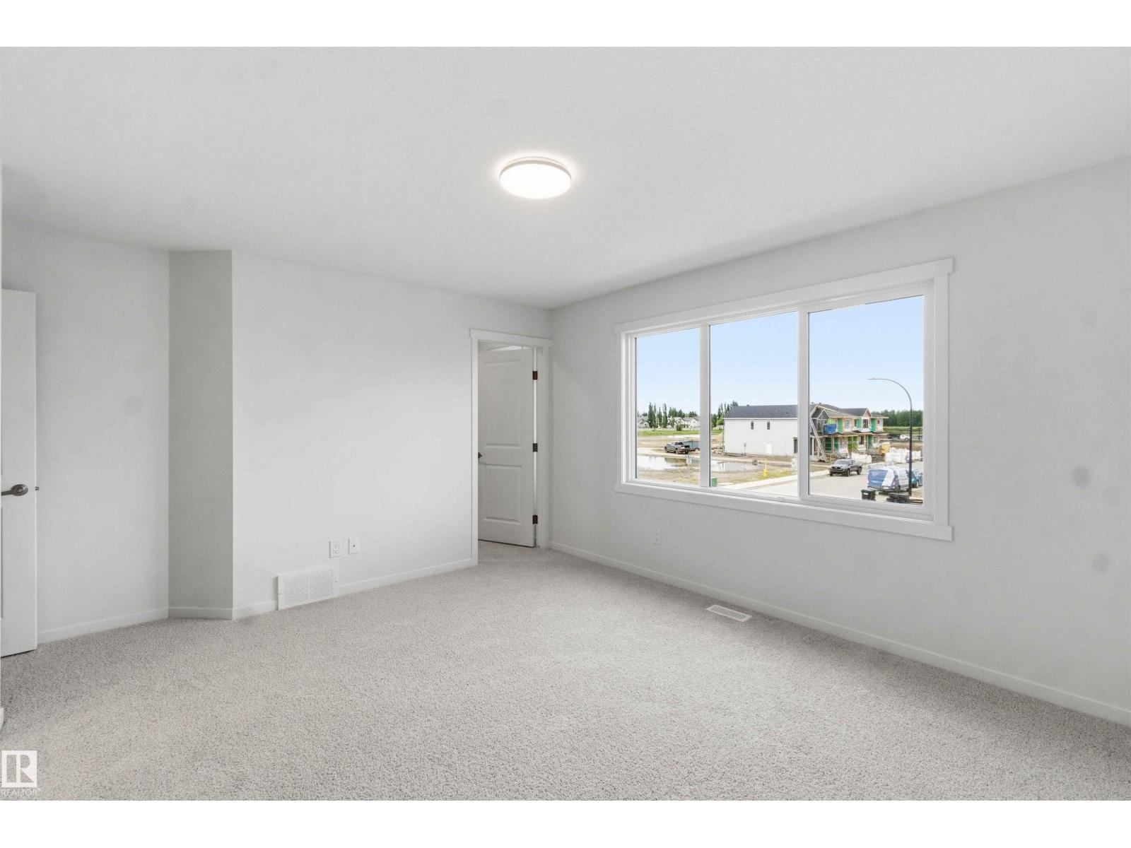 1086 Mcleod Av Property Photo 28