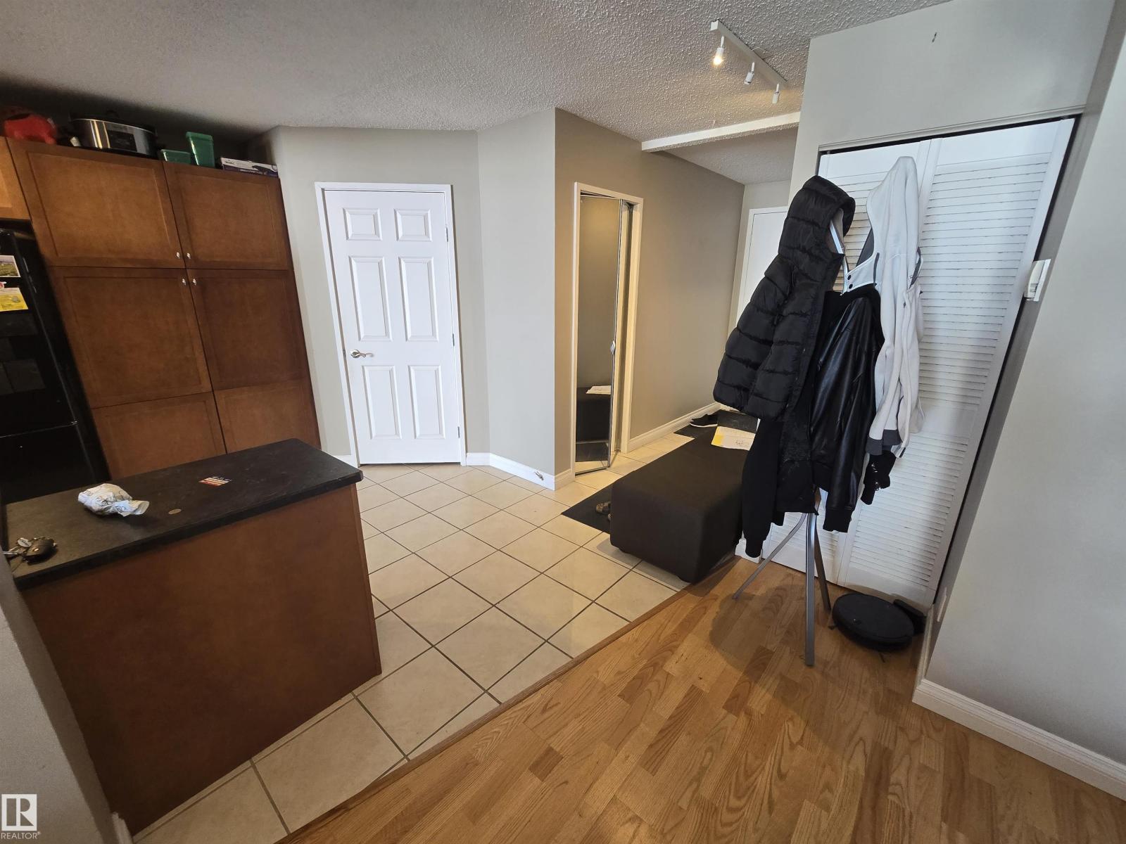 #1204 9921 104 St Nw Property Photo 9