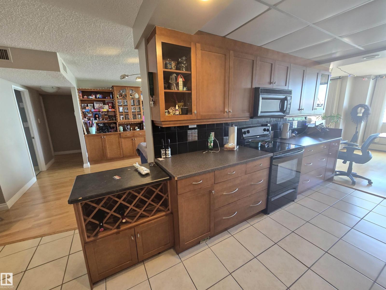 #1204 9921 104 St Nw Property Photo 16