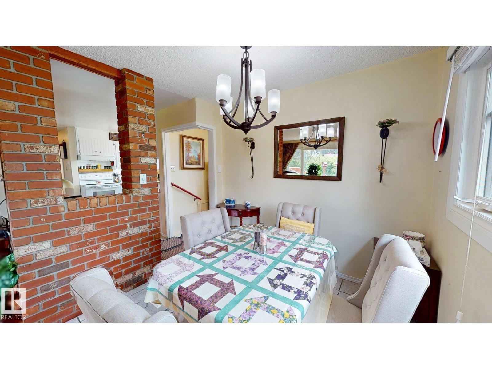 5004 50 Av Property Photo 10