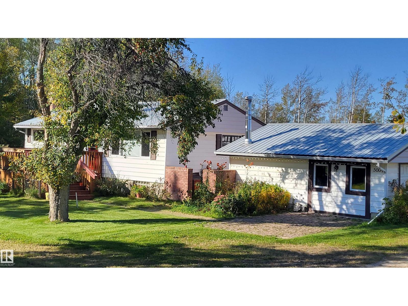 5004 50 Av Property Photo 26
