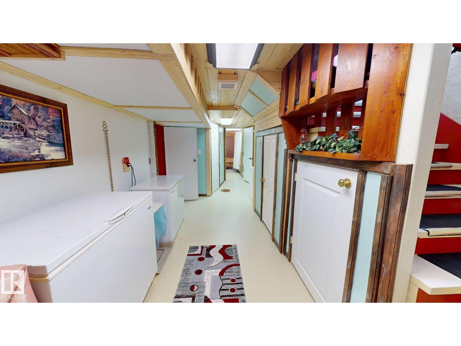 5004 50 Av Property Photo 40