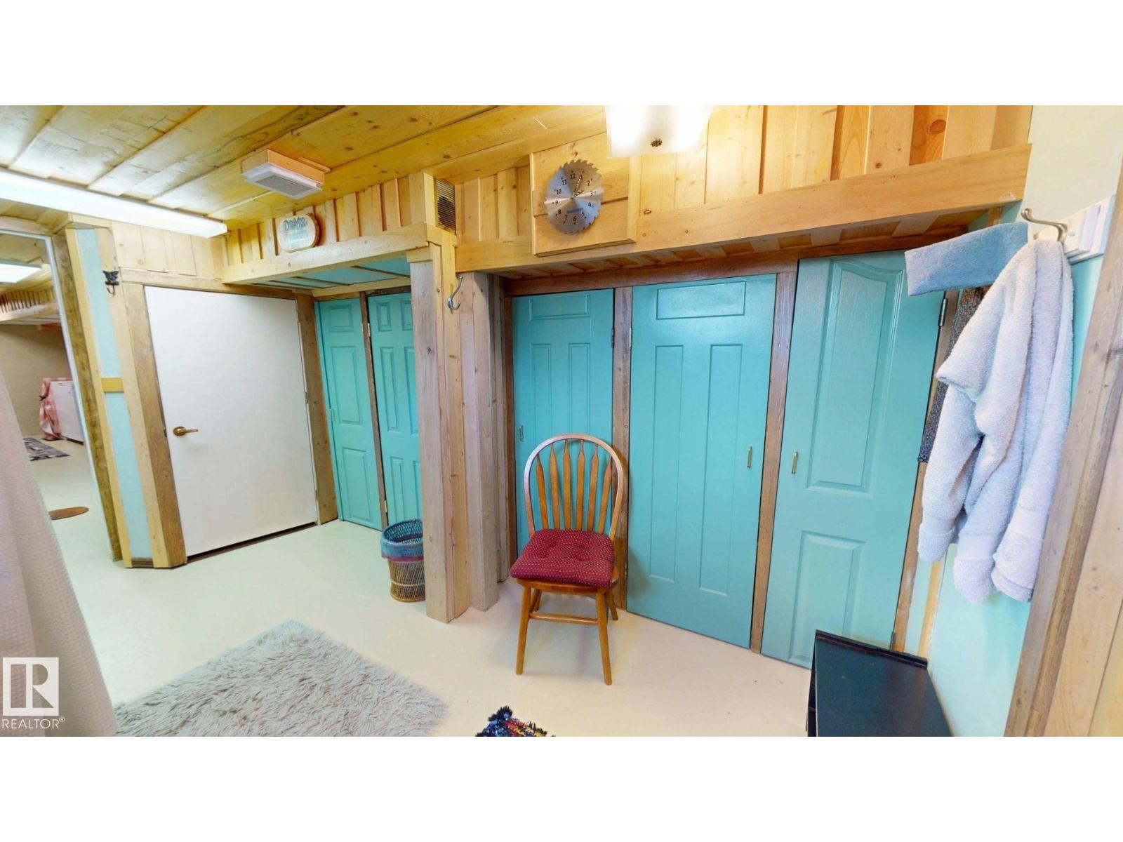 5004 50 Av Property Photo 41