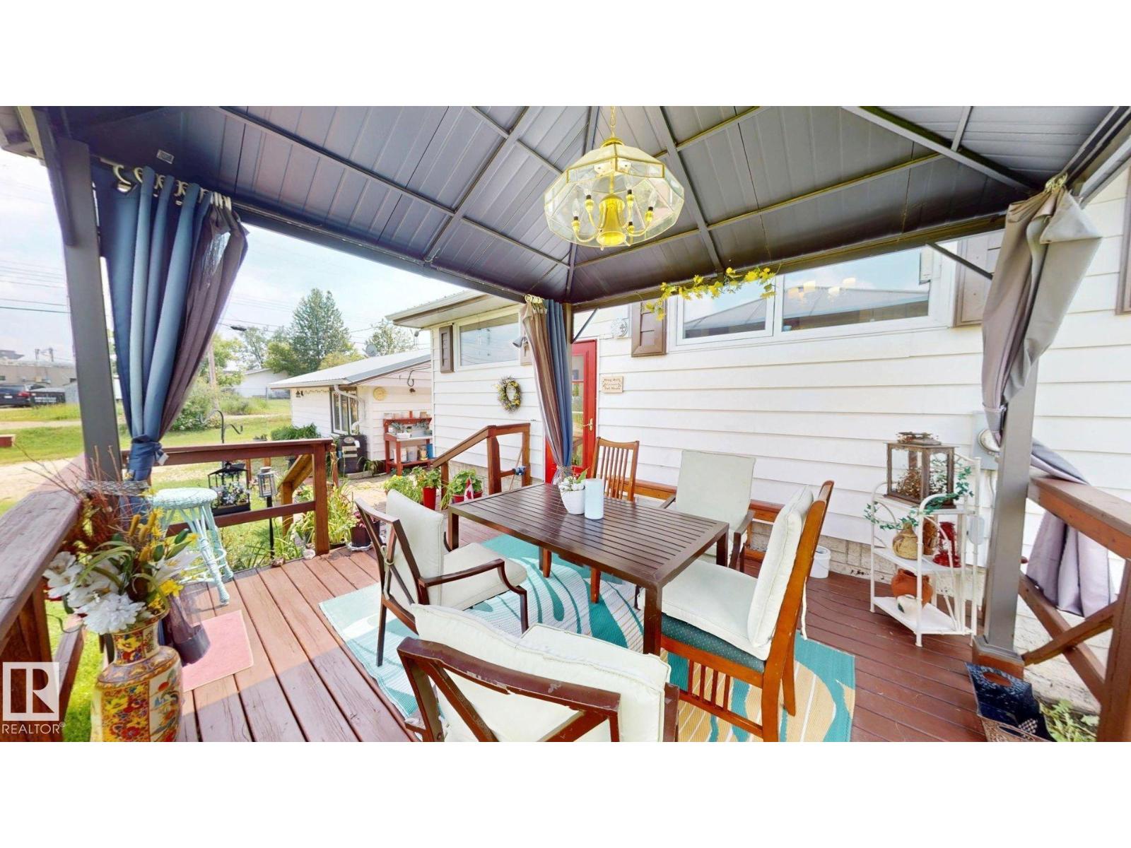 5004 50 Av Property Photo 42