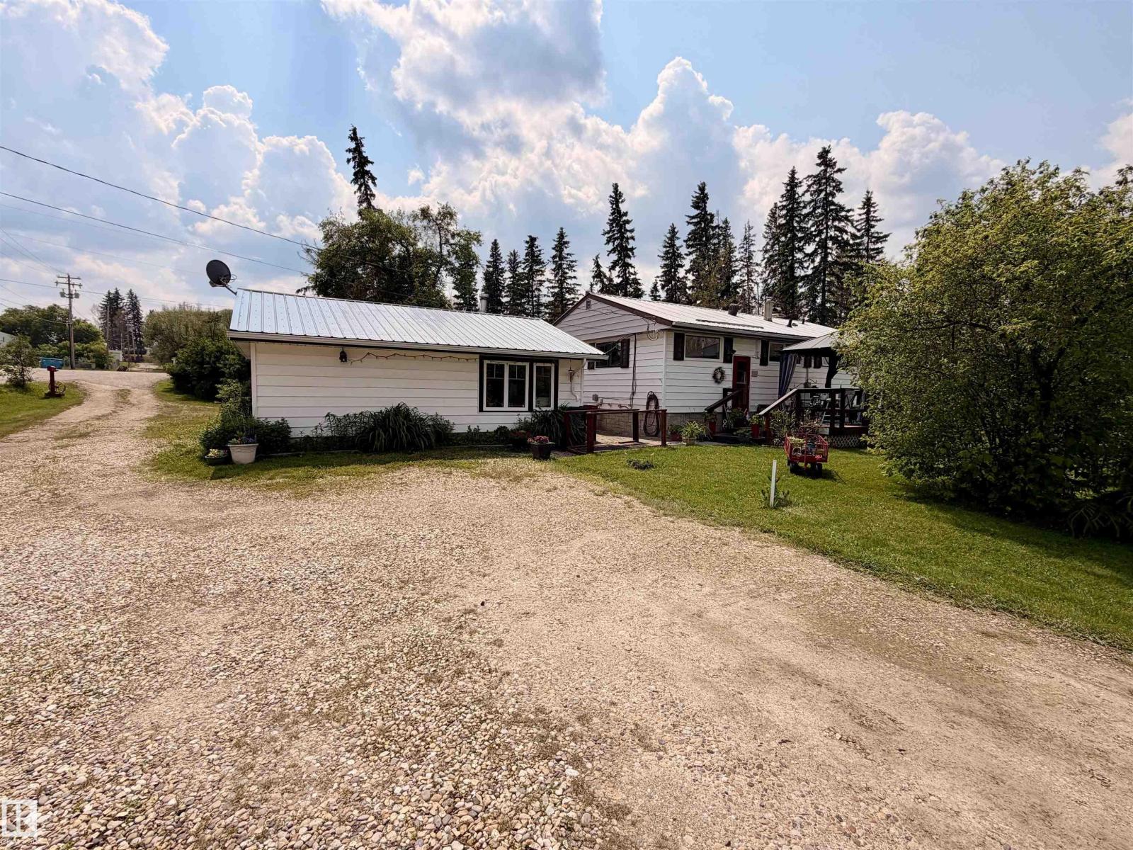 5004 50 Av Property Photo 44