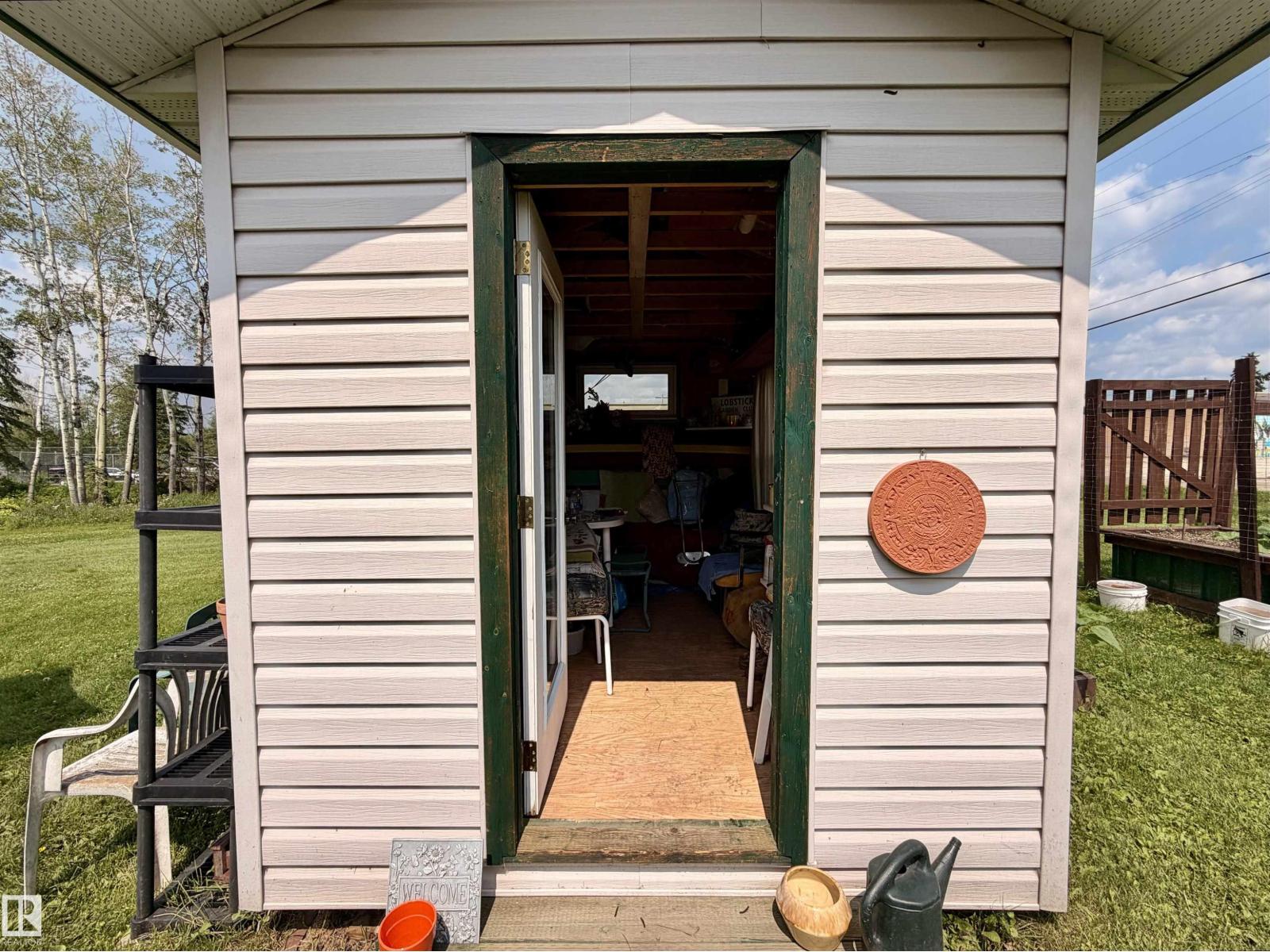 5004 50 Av Property Photo 48