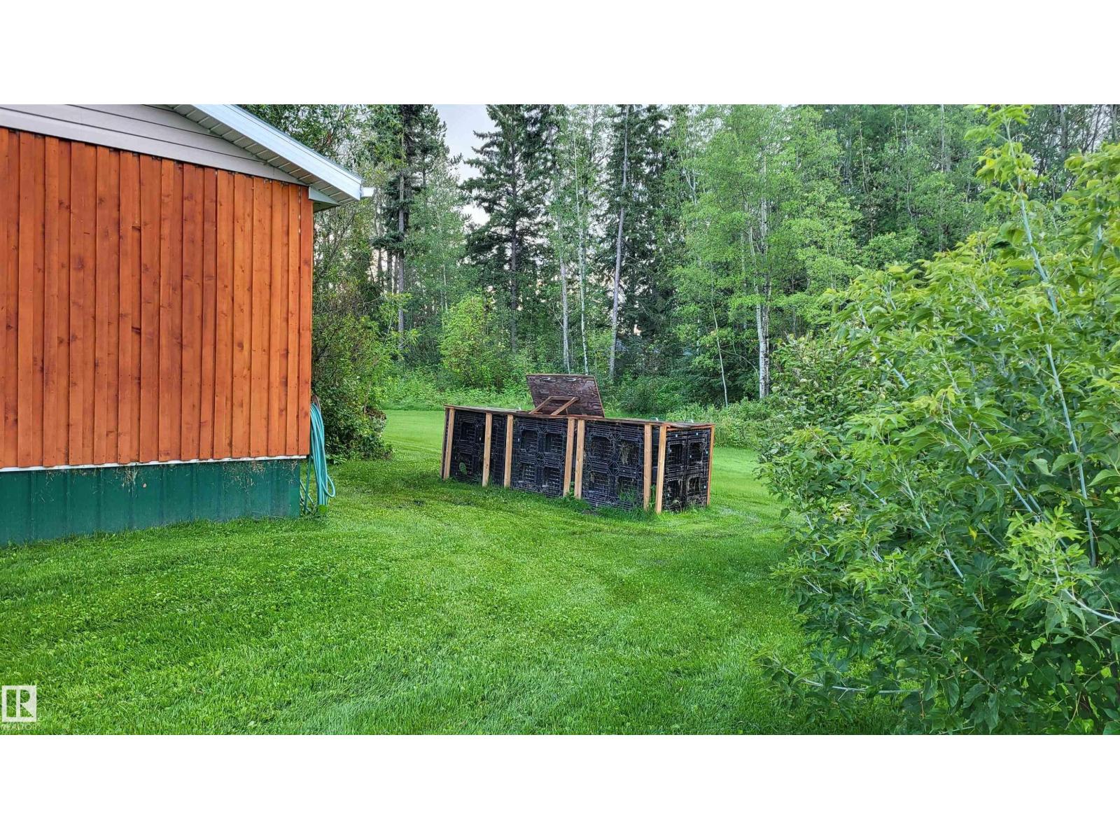 5004 50 Av Property Photo 52