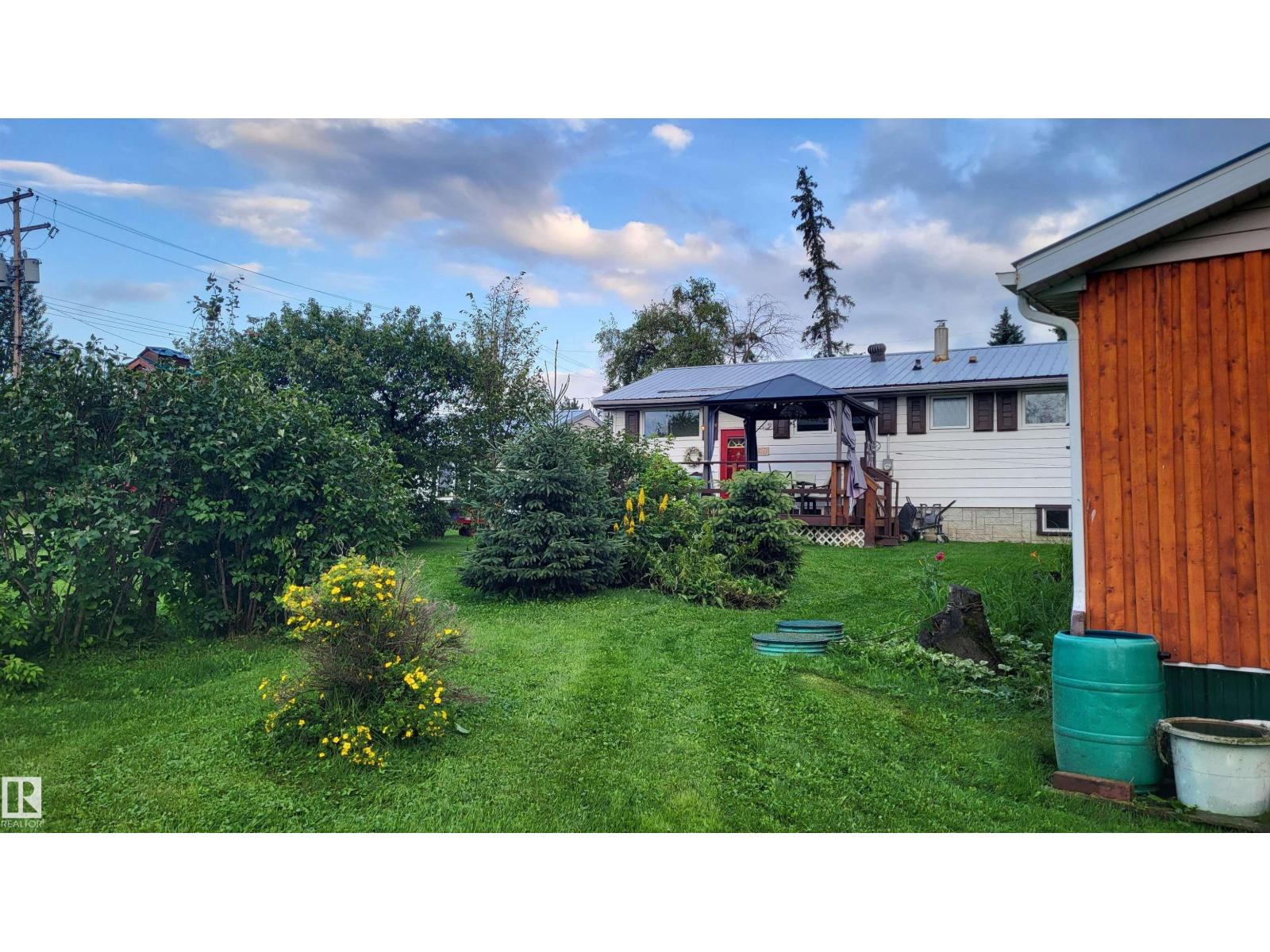 5004 50 Av Property Photo 53