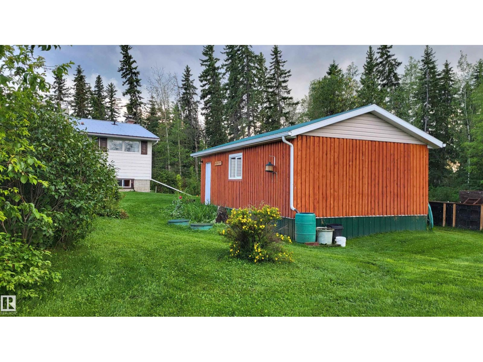 5004 50 Av Property Photo 54