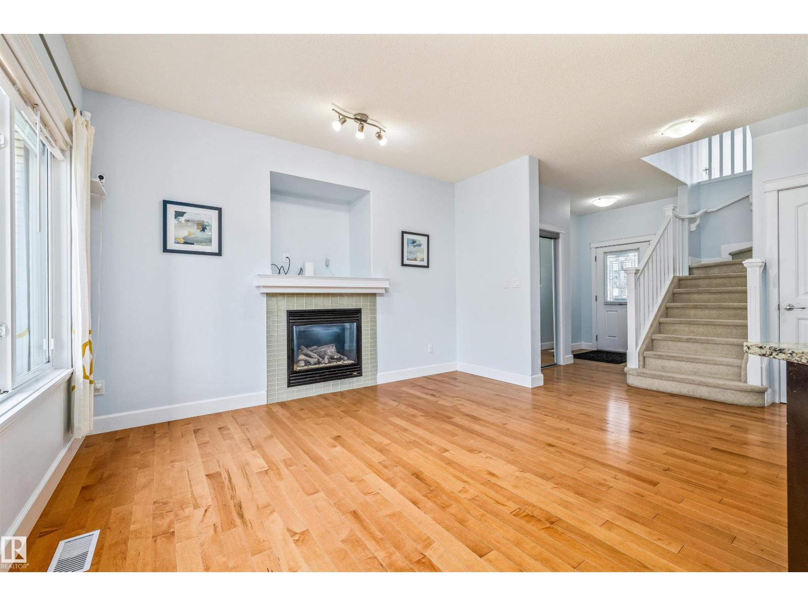 3082 Whitelaw Dr Nw Property Photo 9