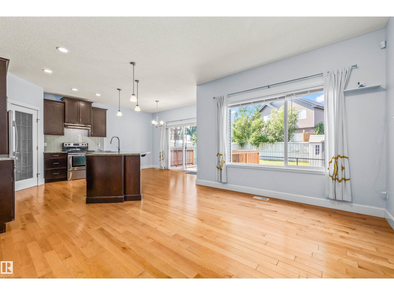 3082 Whitelaw Dr Nw Property Photo 11