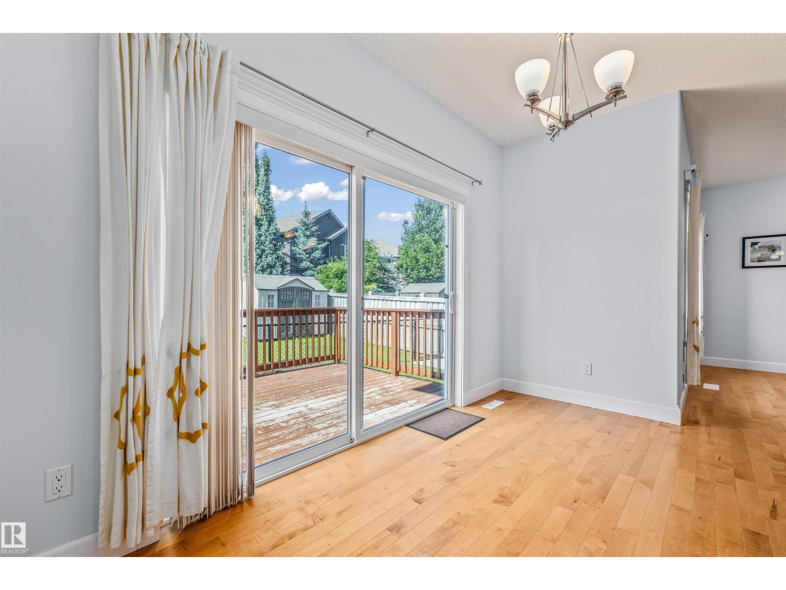 3082 Whitelaw Dr Nw Property Photo 20