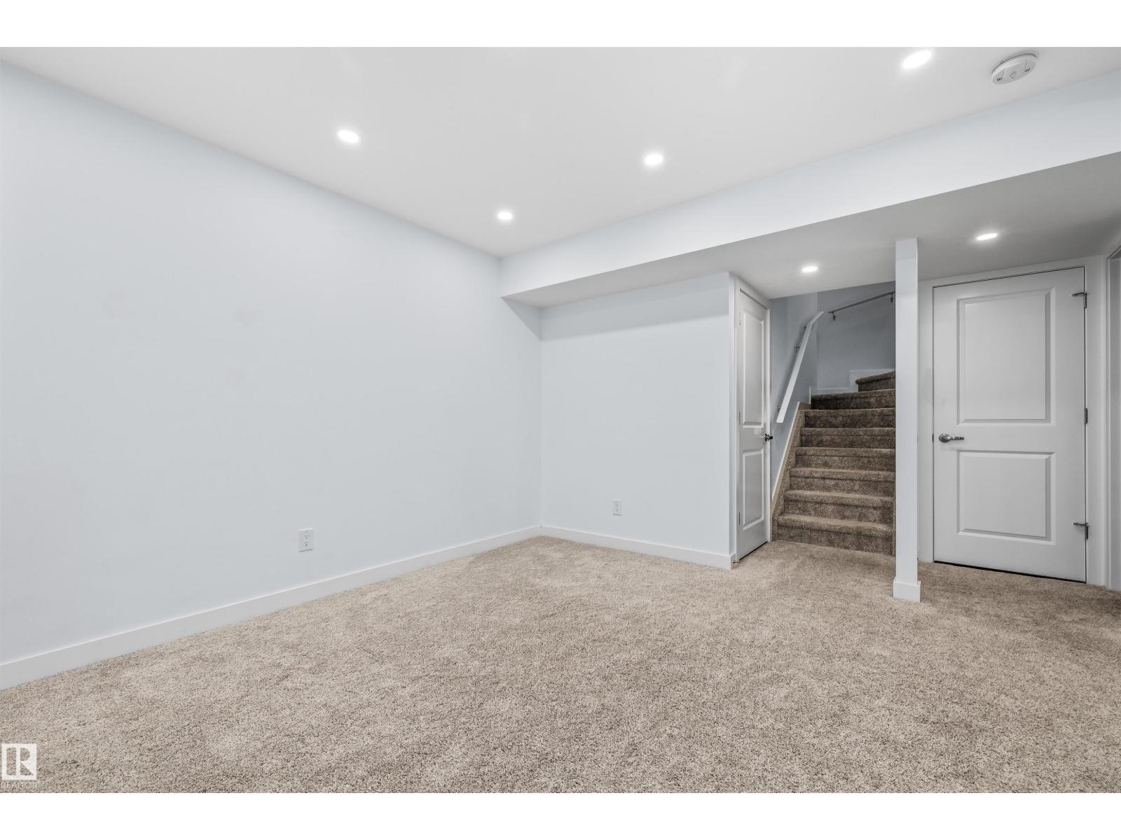 3082 Whitelaw Dr Nw Property Photo 34