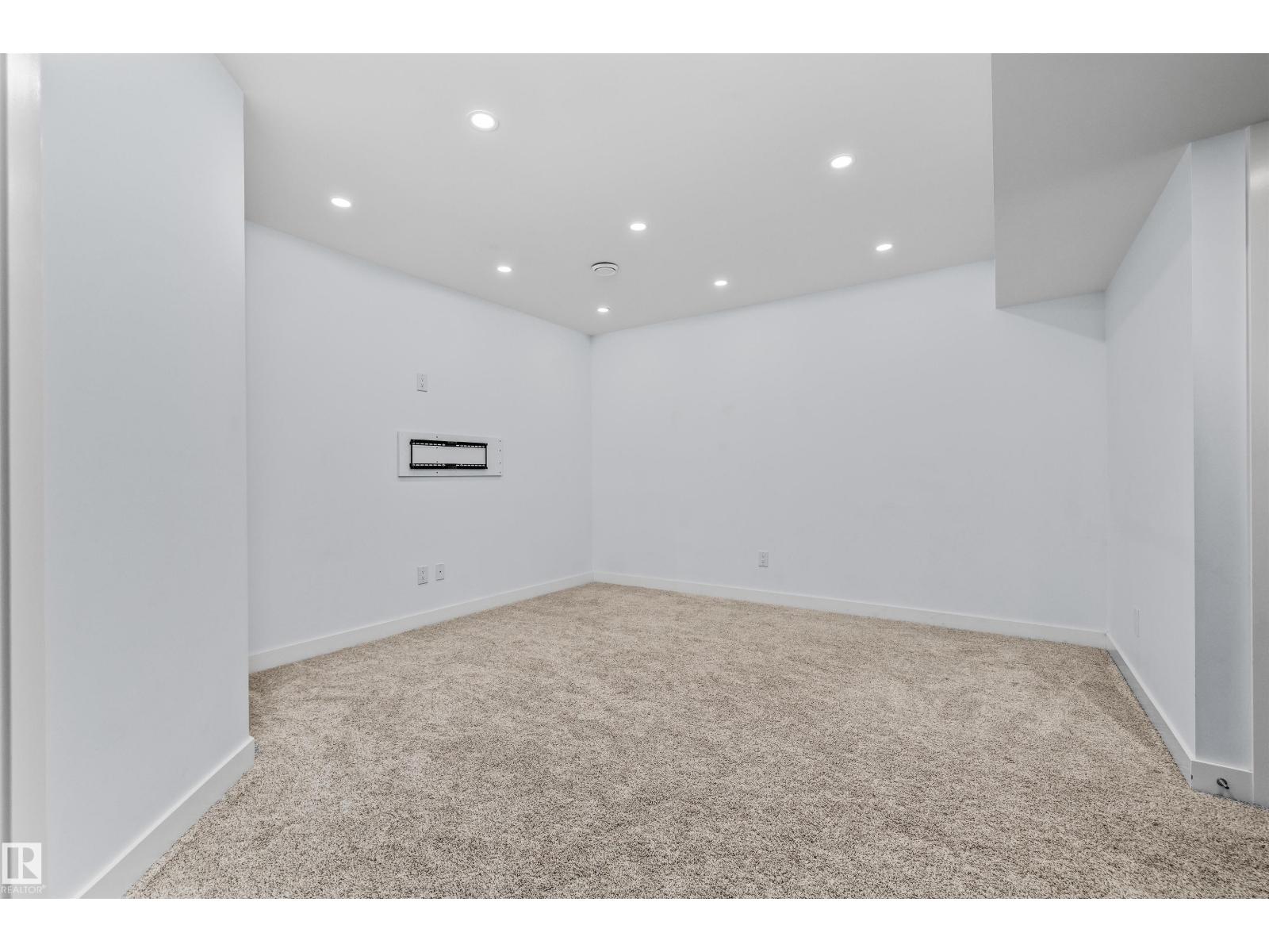 3082 Whitelaw Dr Nw Property Photo 36