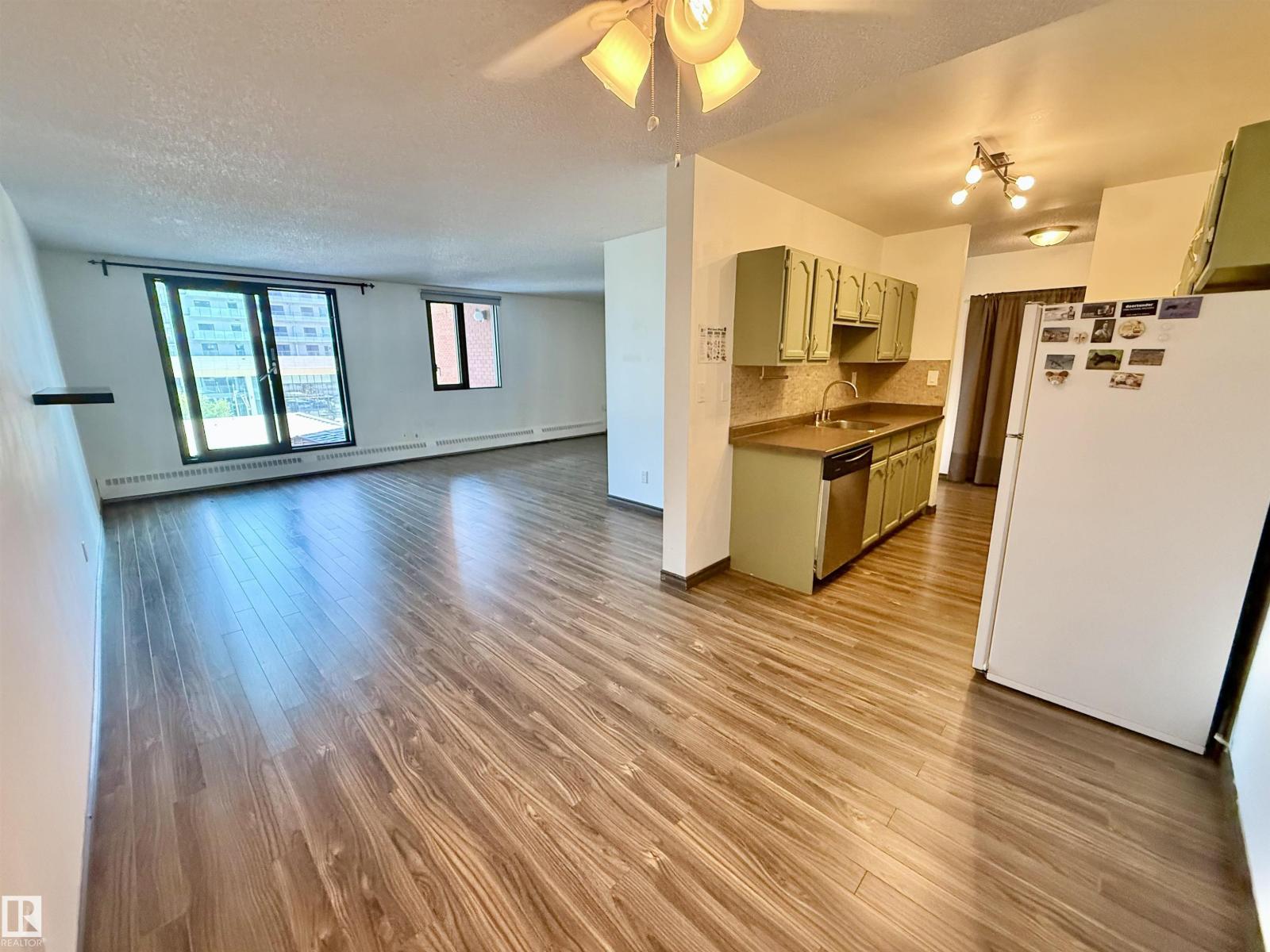#409 10145 109 St Nw Property Photo 4