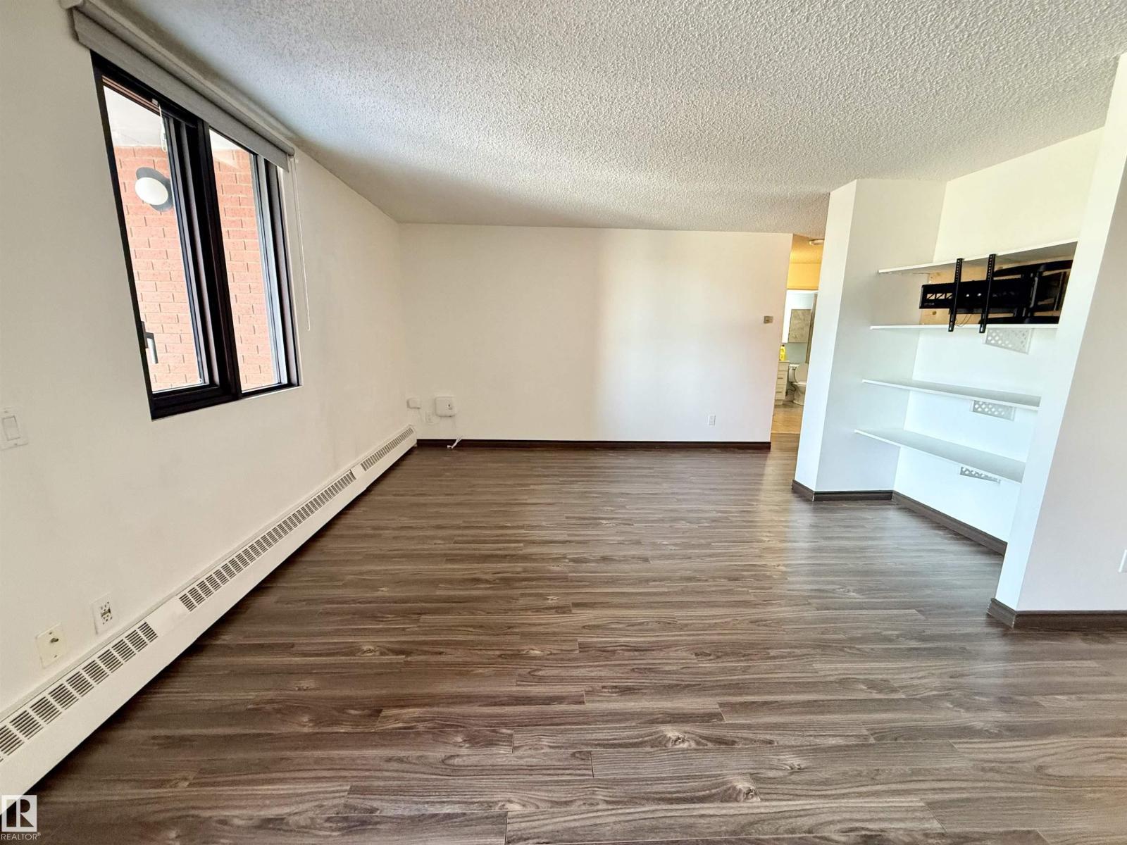 #409 10145 109 St Nw Property Photo 6