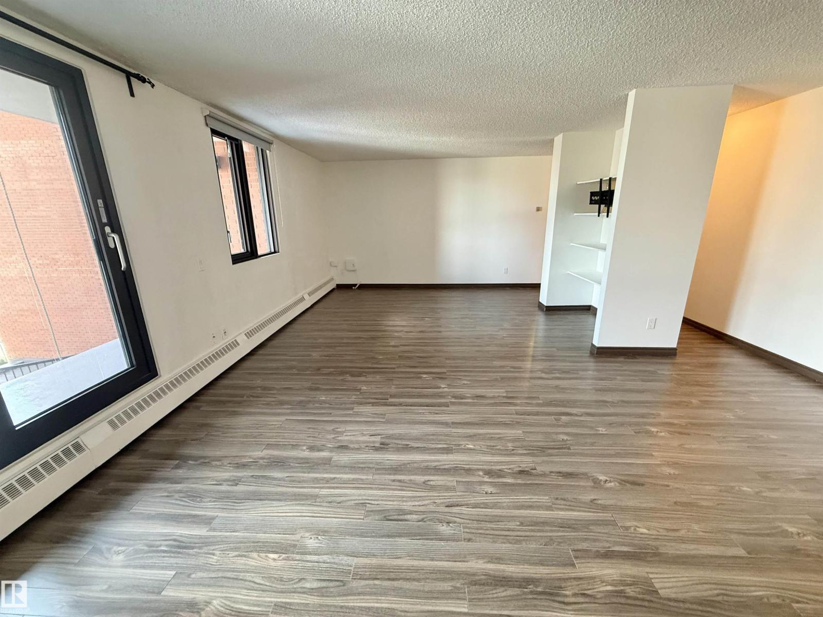 #409 10145 109 St Nw Property Photo 8