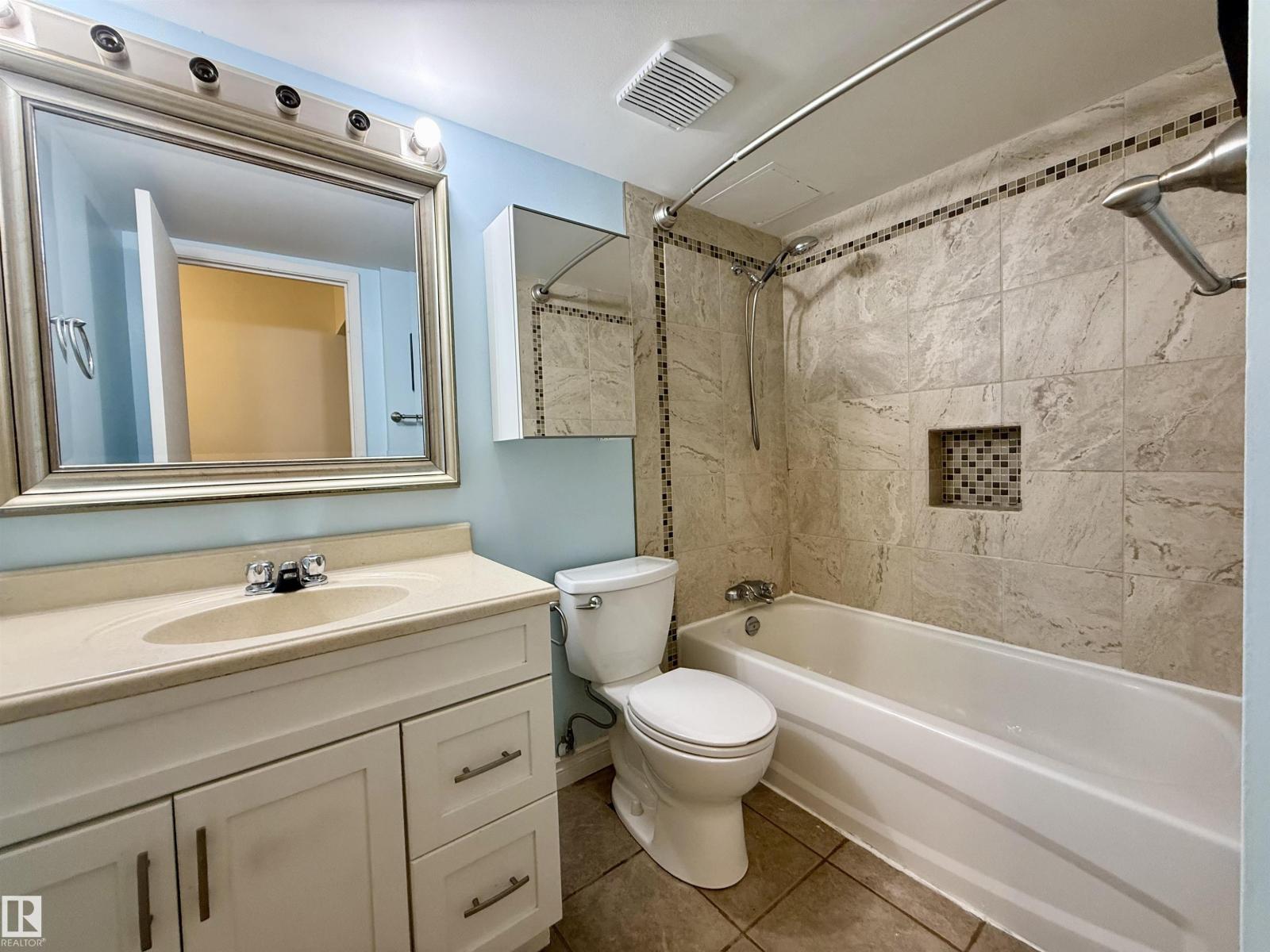 #409 10145 109 St Nw Property Photo 17