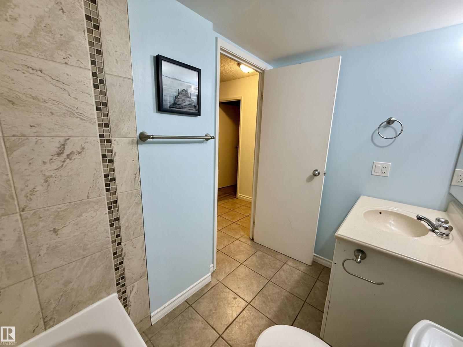 #409 10145 109 St Nw Property Photo 18