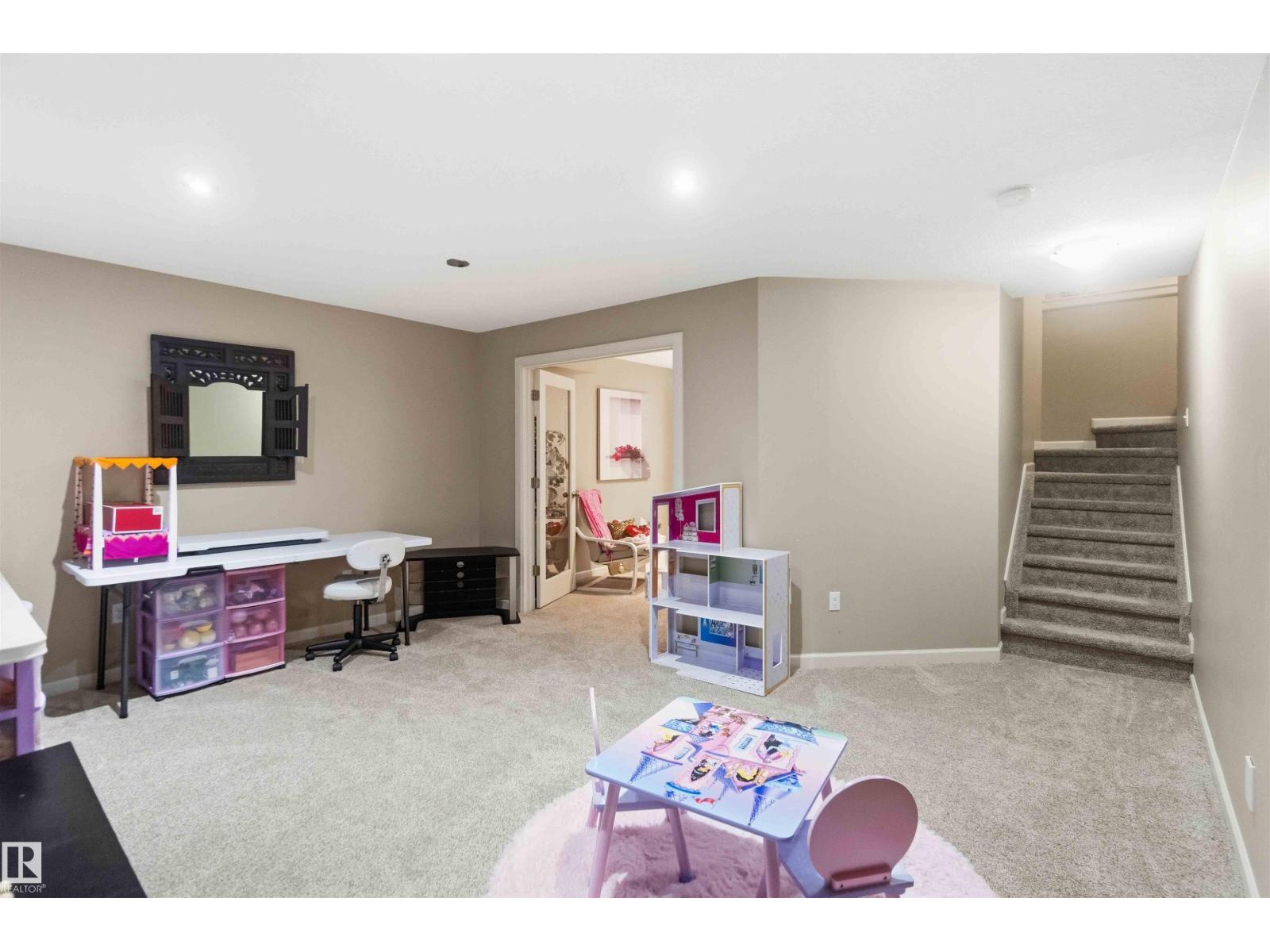 20032 131 Av Nw Property Photo 44