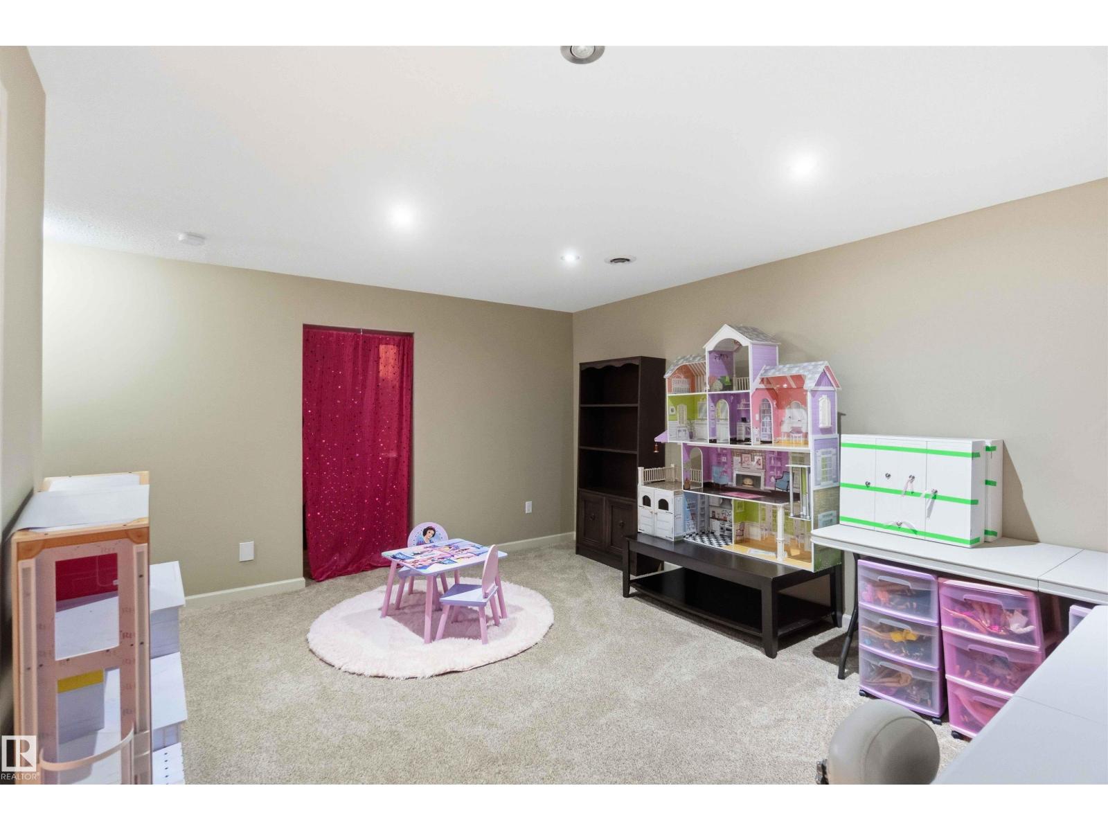 20032 131 Av Nw Property Photo 45