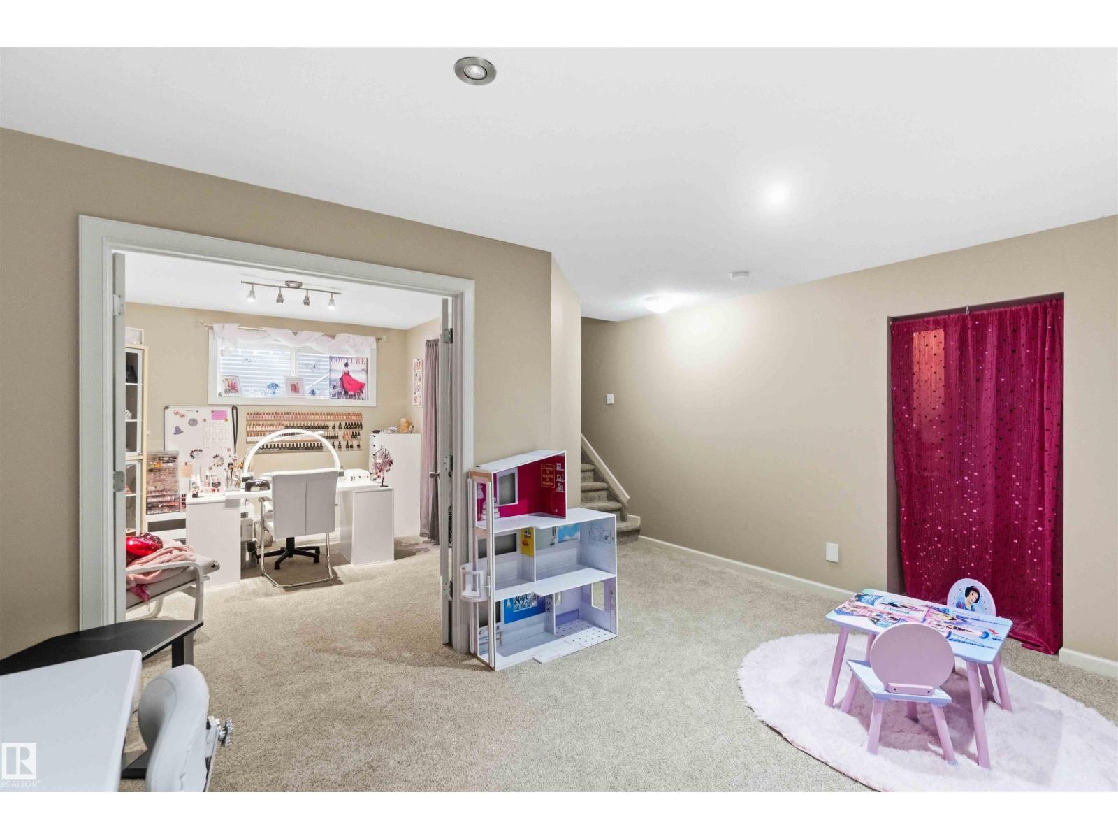 20032 131 Av Nw Property Photo 47