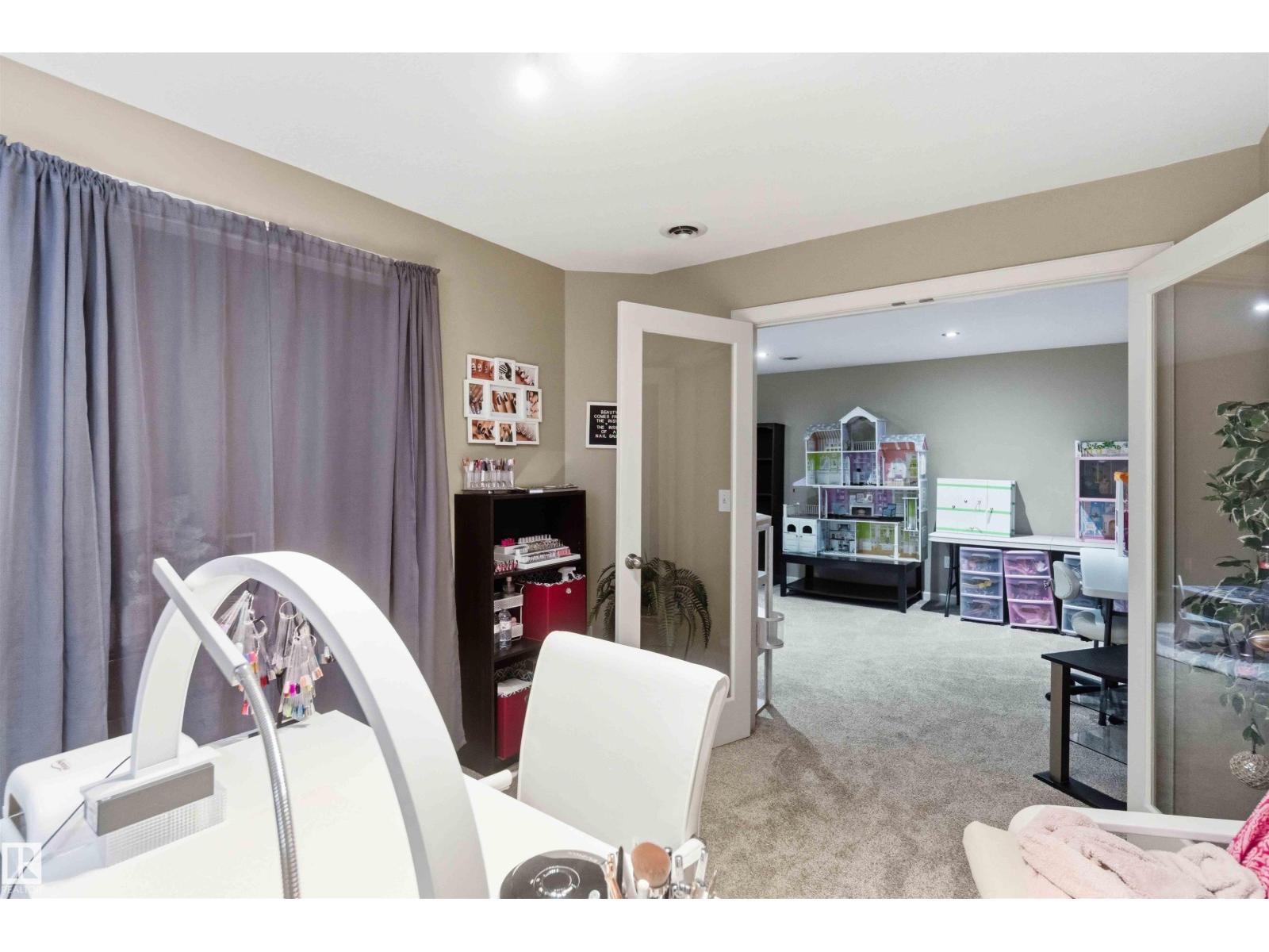 20032 131 Av Nw Property Photo 49