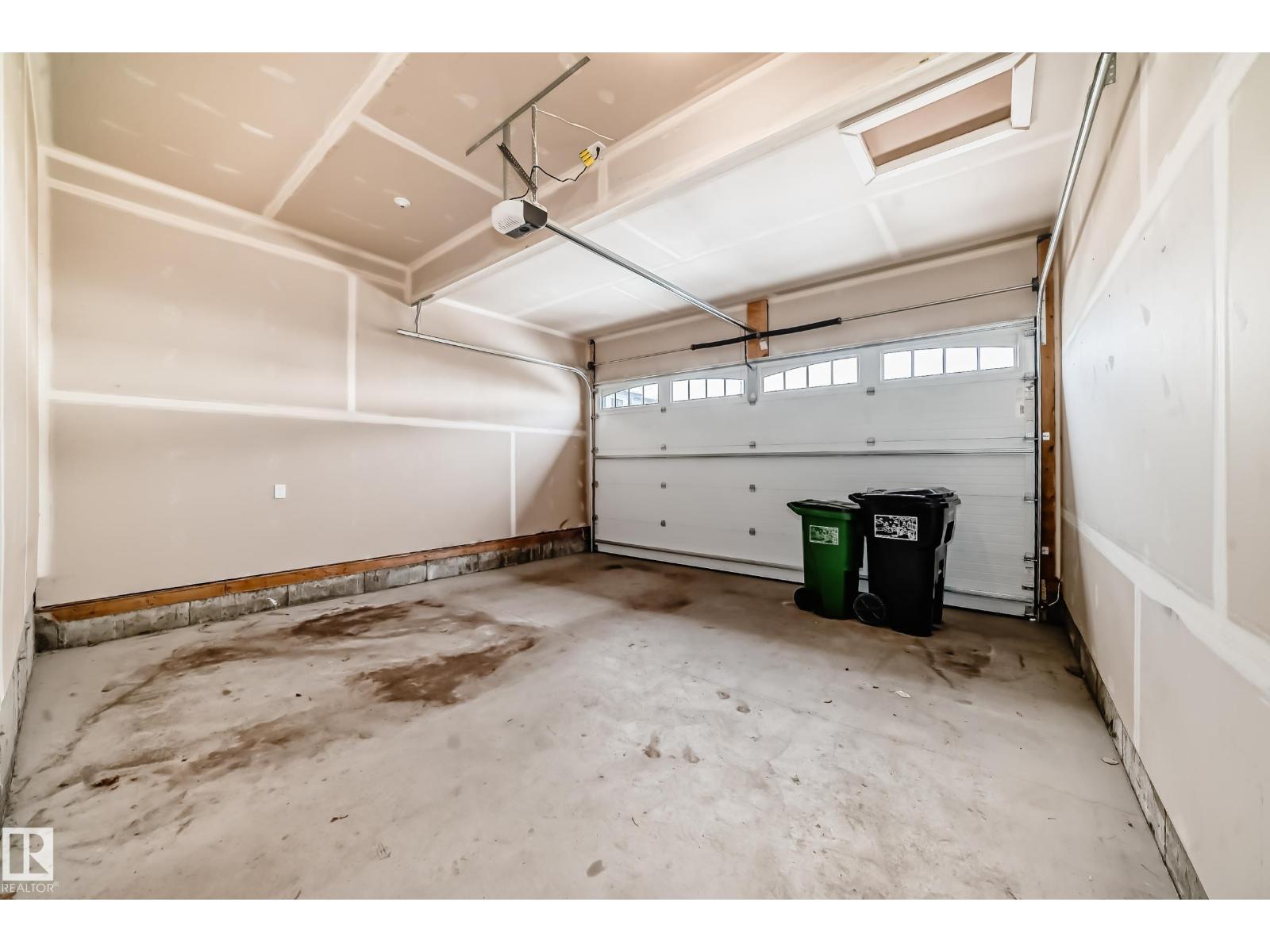 #48 5122 213a St Nw Property Photo 3