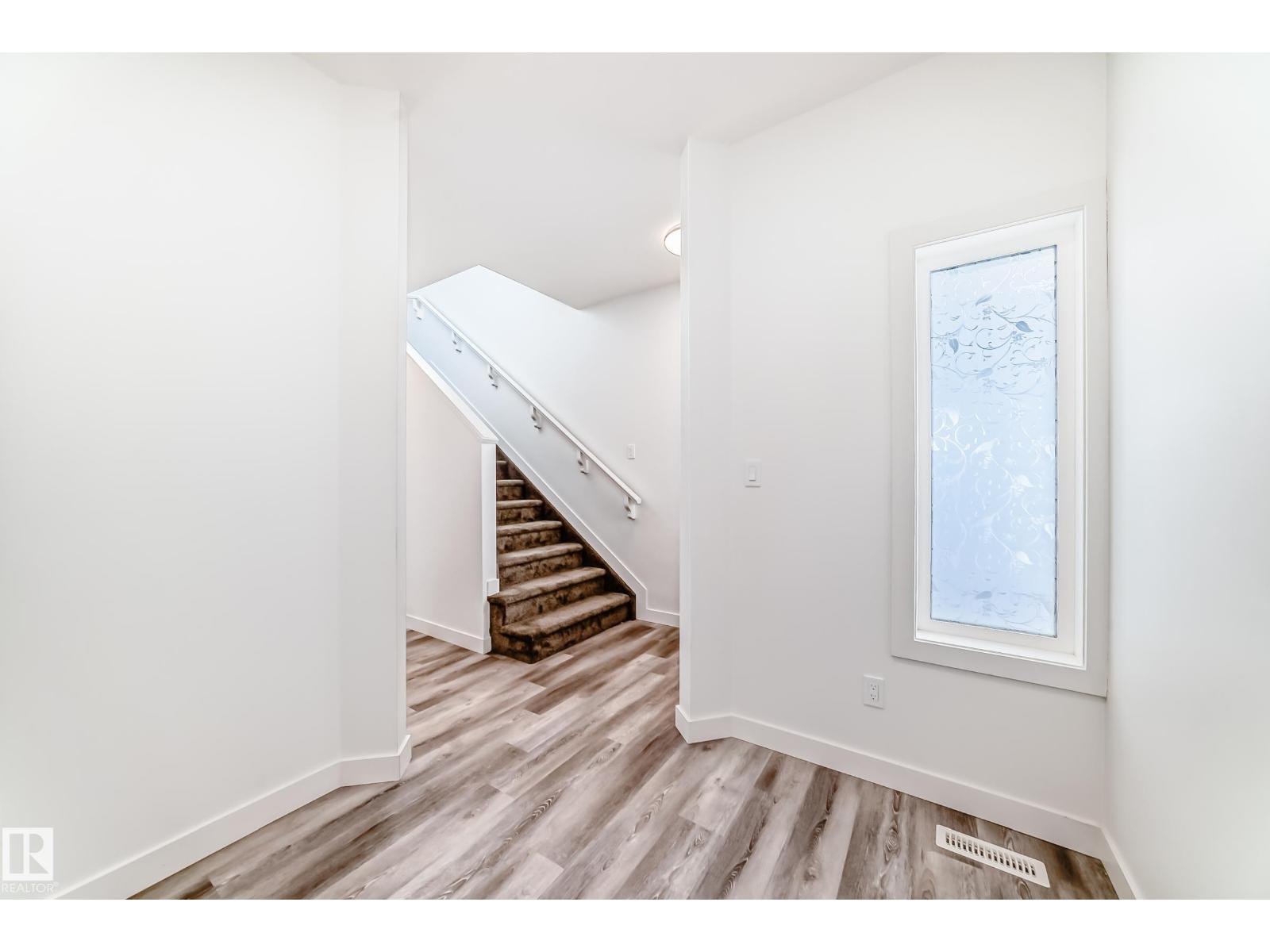 #48 5122 213a St Nw Property Photo 6