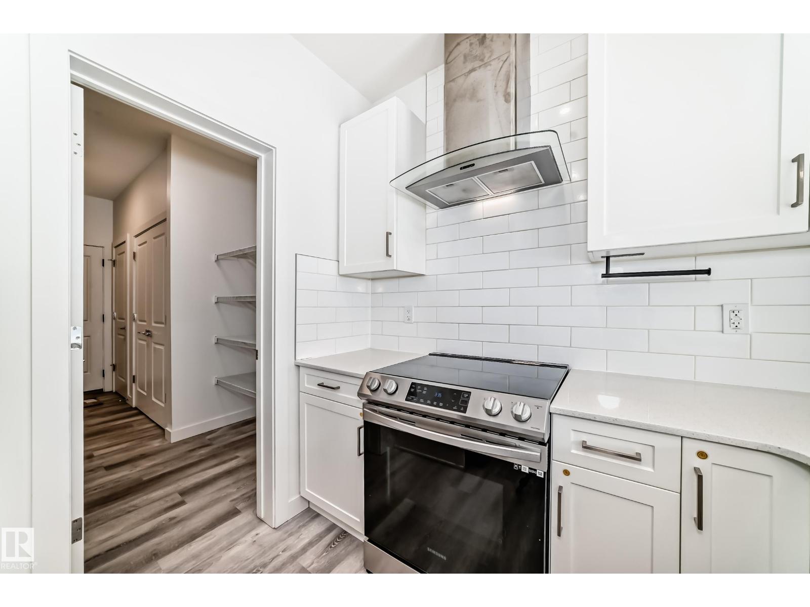 #48 5122 213a St Nw Property Photo 9