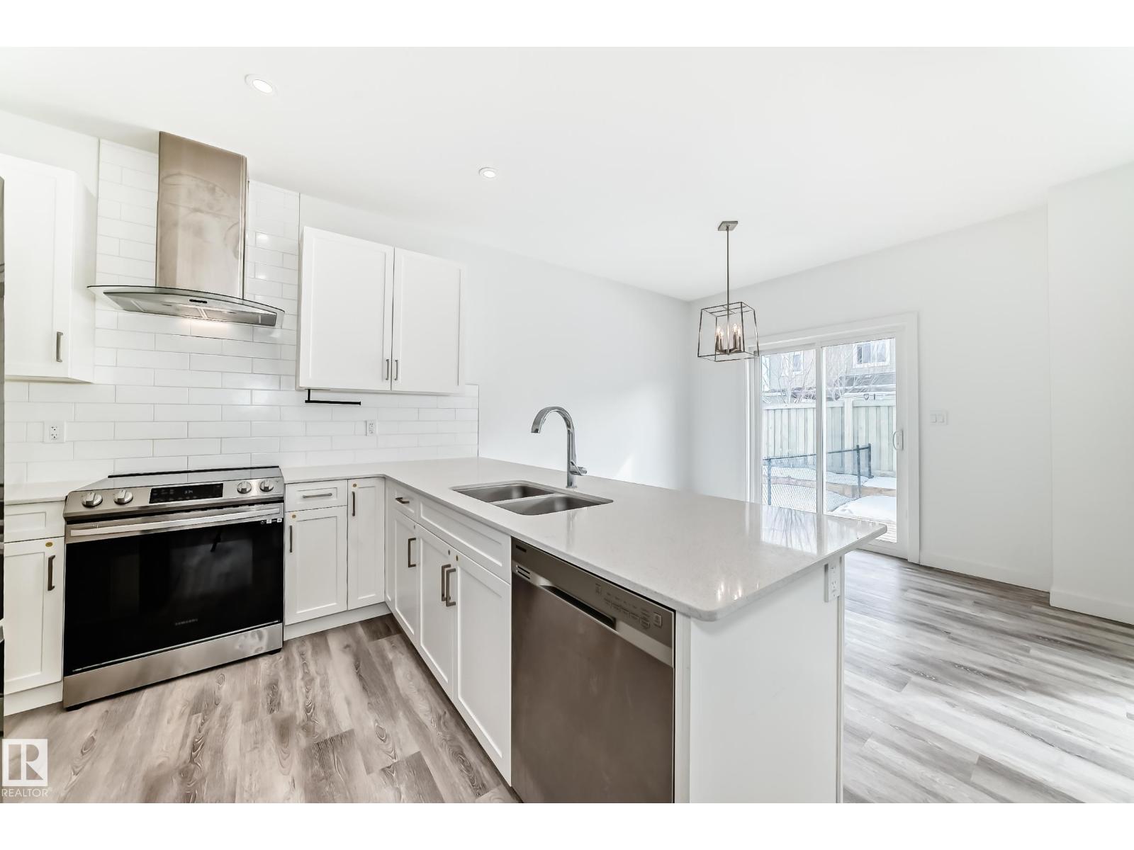 #48 5122 213a St Nw Property Photo 10