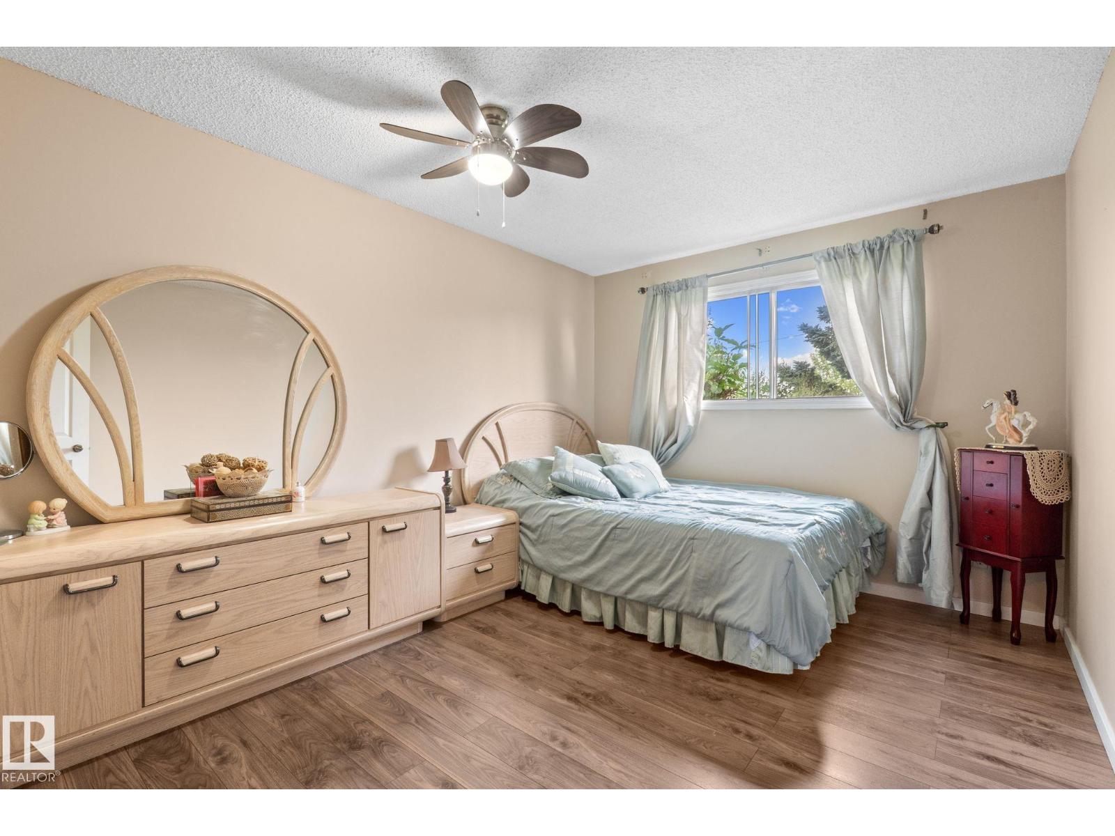 18126 98 Av Nw Property Photo 6