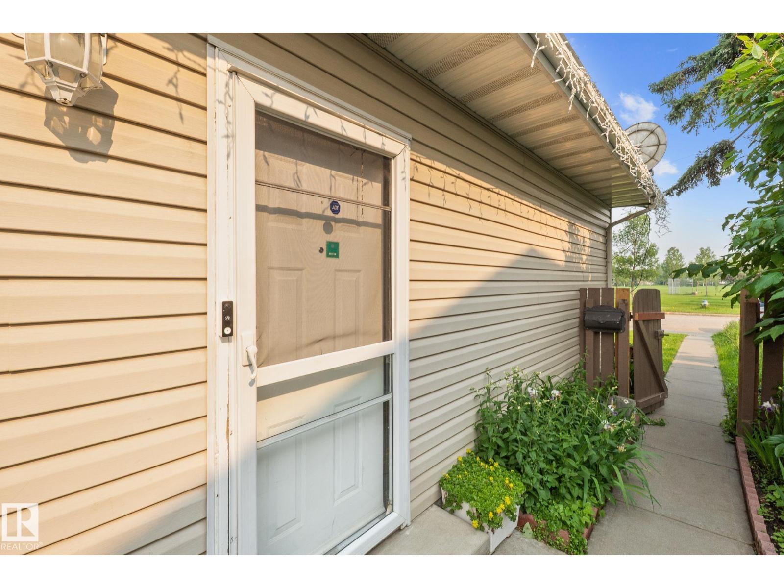 18126 98 Av Nw Property Photo 13