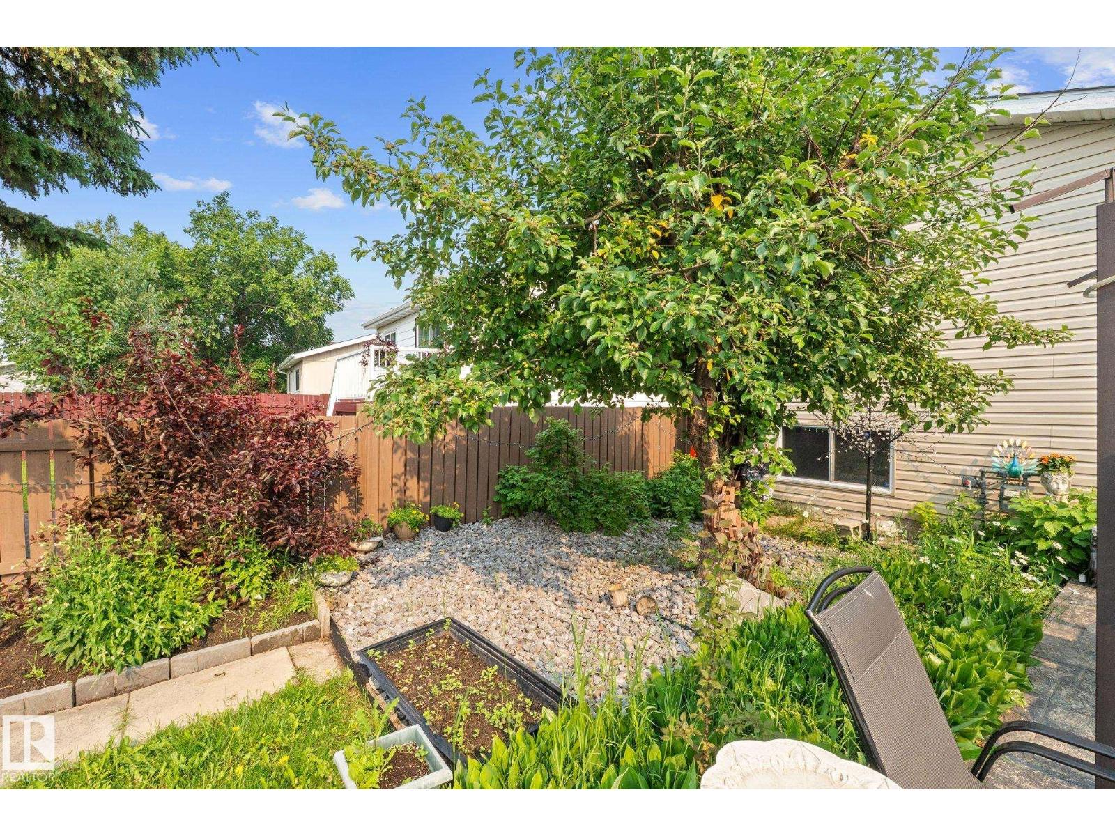 18126 98 Av Nw Property Photo 14