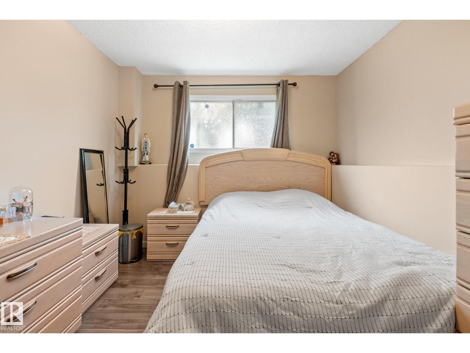 18126 98 Av Nw Property Photo 38