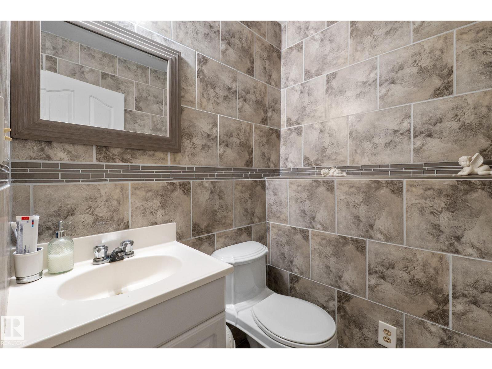 18126 98 Av Nw Property Photo 40