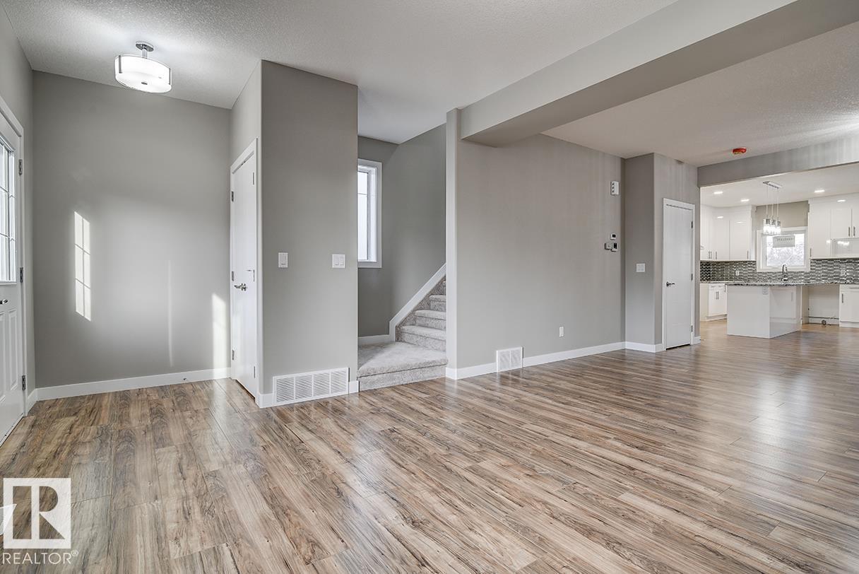 10359 149 St Nw Property Photo 4