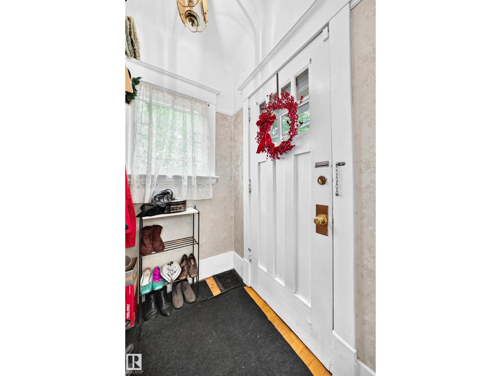 8630 108a St Nw Property Photo 5