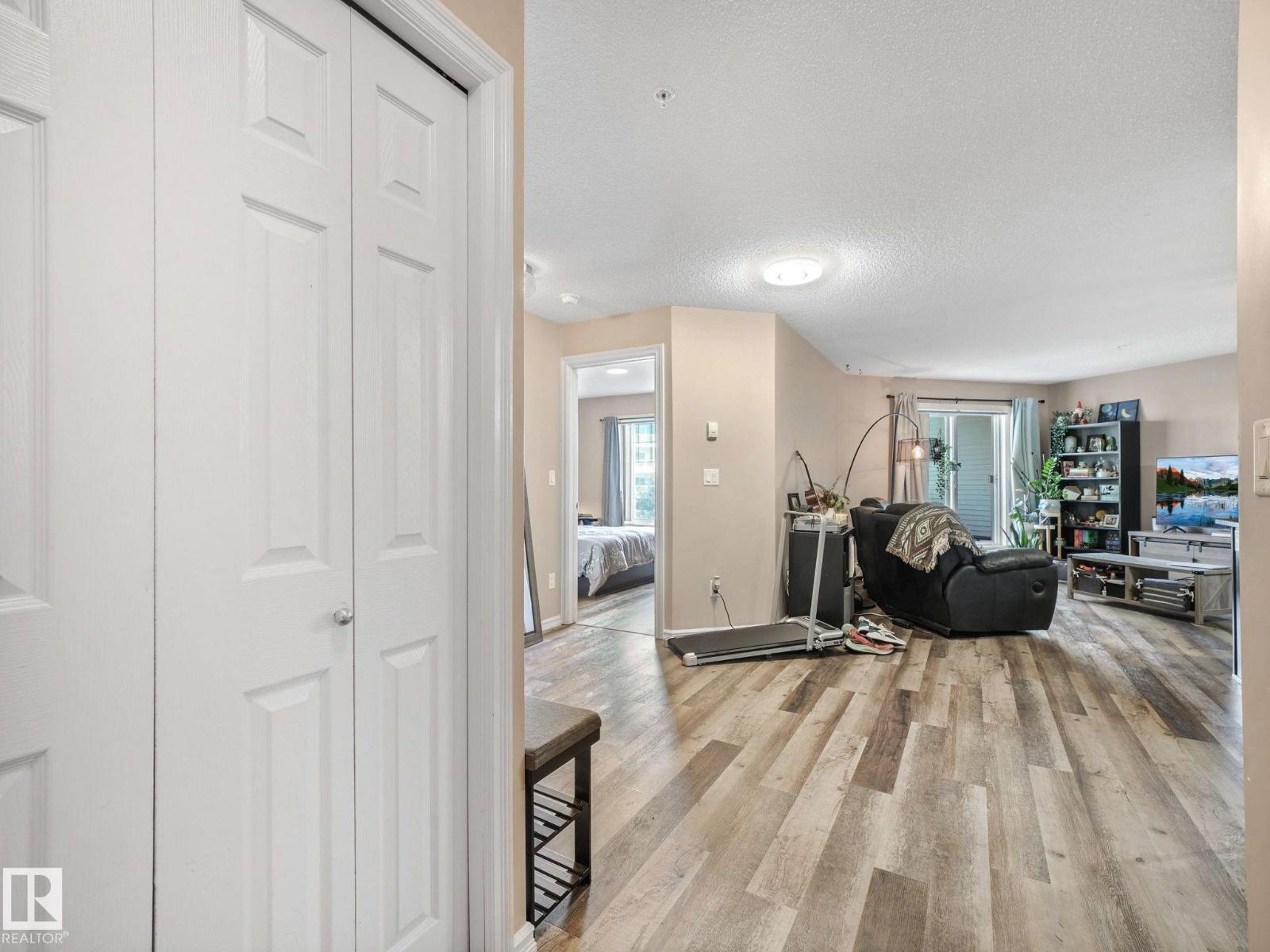 #214 2204 44 Av Nw Property Photo 6