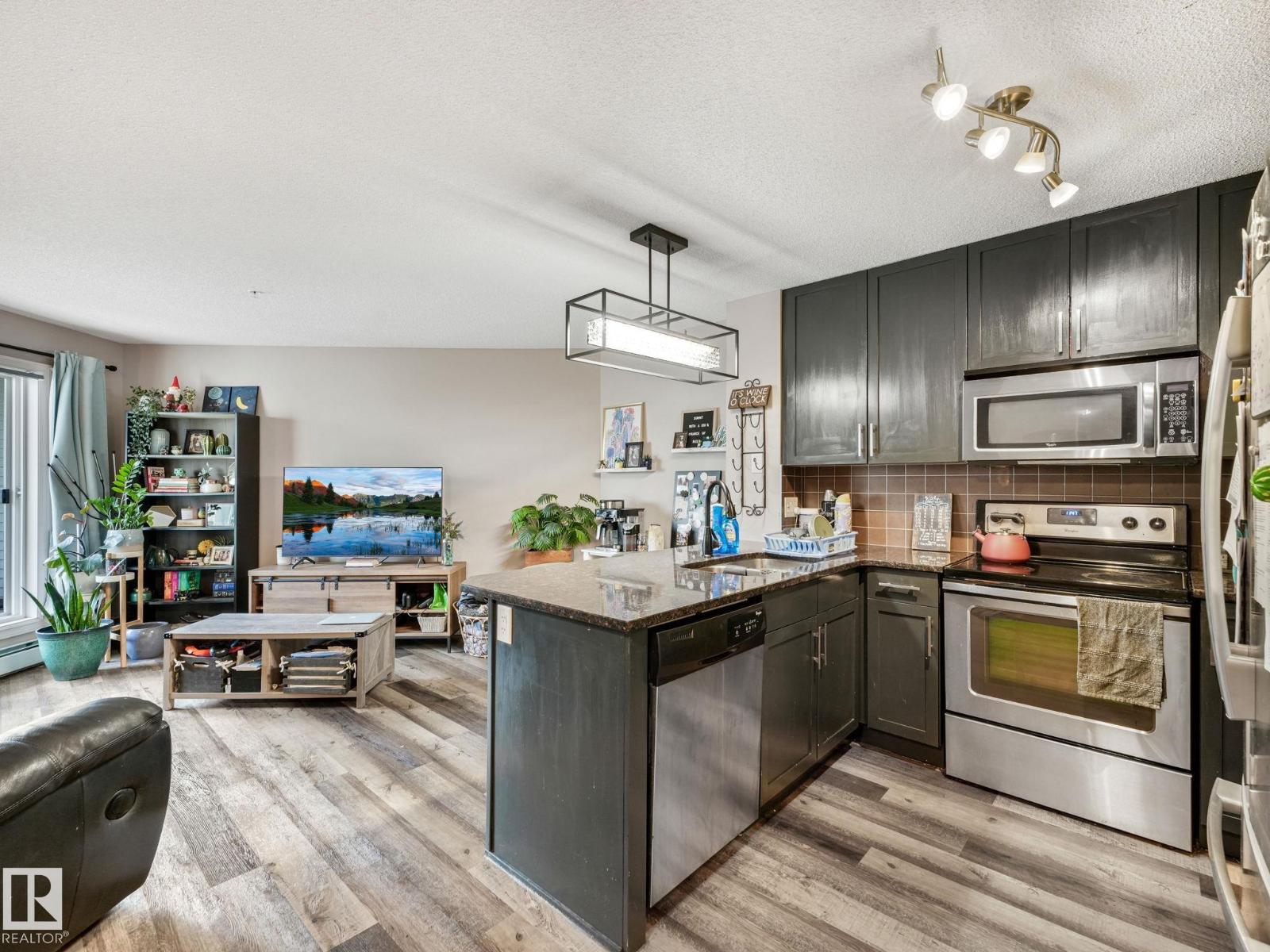 #214 2204 44 Av Nw Property Photo 14