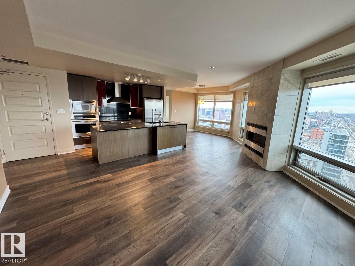 #1804 10388 105 St Nw Property Photo 3