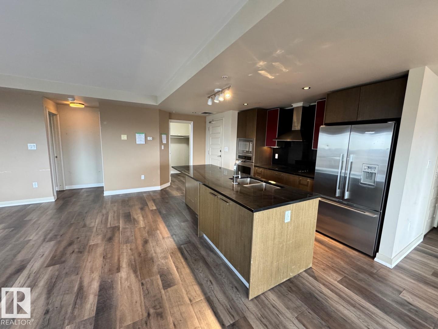 #1804 10388 105 St Nw Property Photo 4