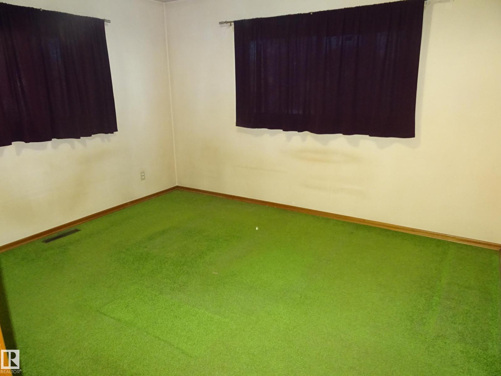 5036 52 St Property Photo 15