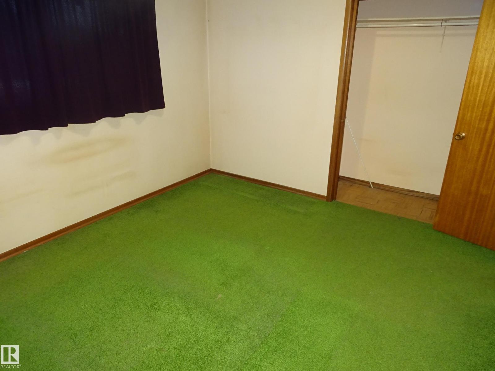 5036 52 St Property Photo 16