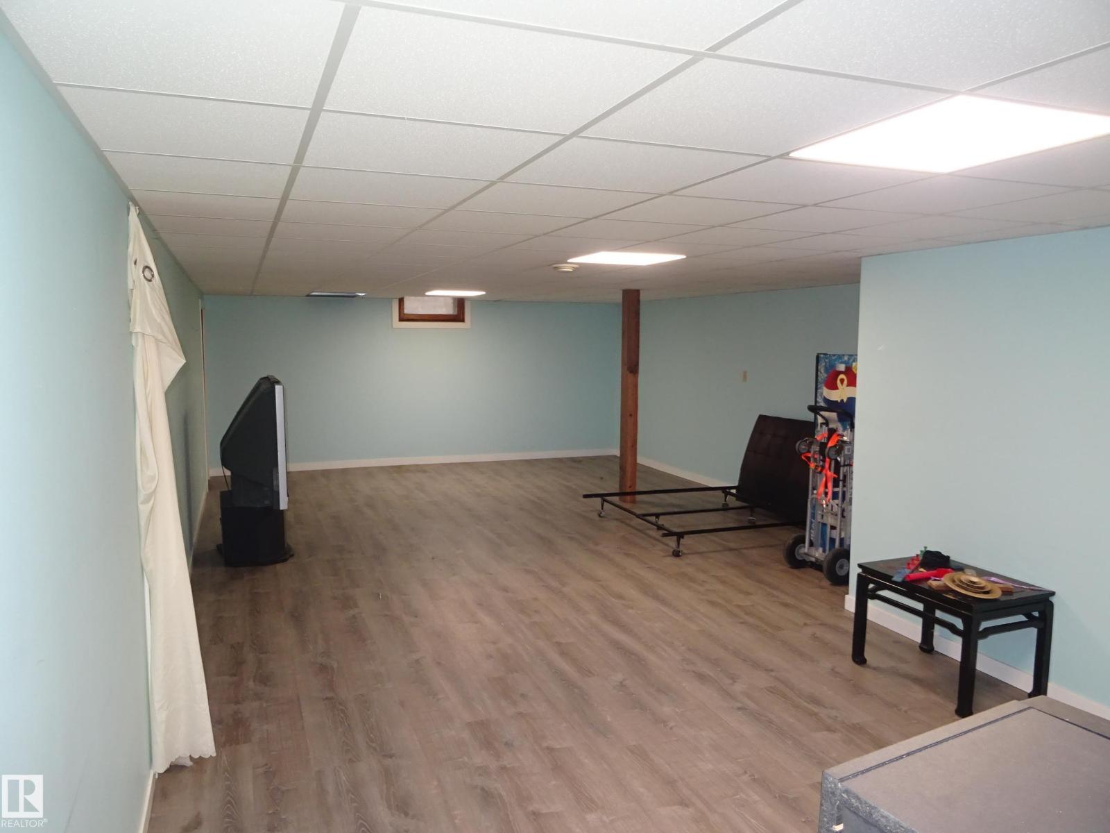 5036 52 St Property Photo 22